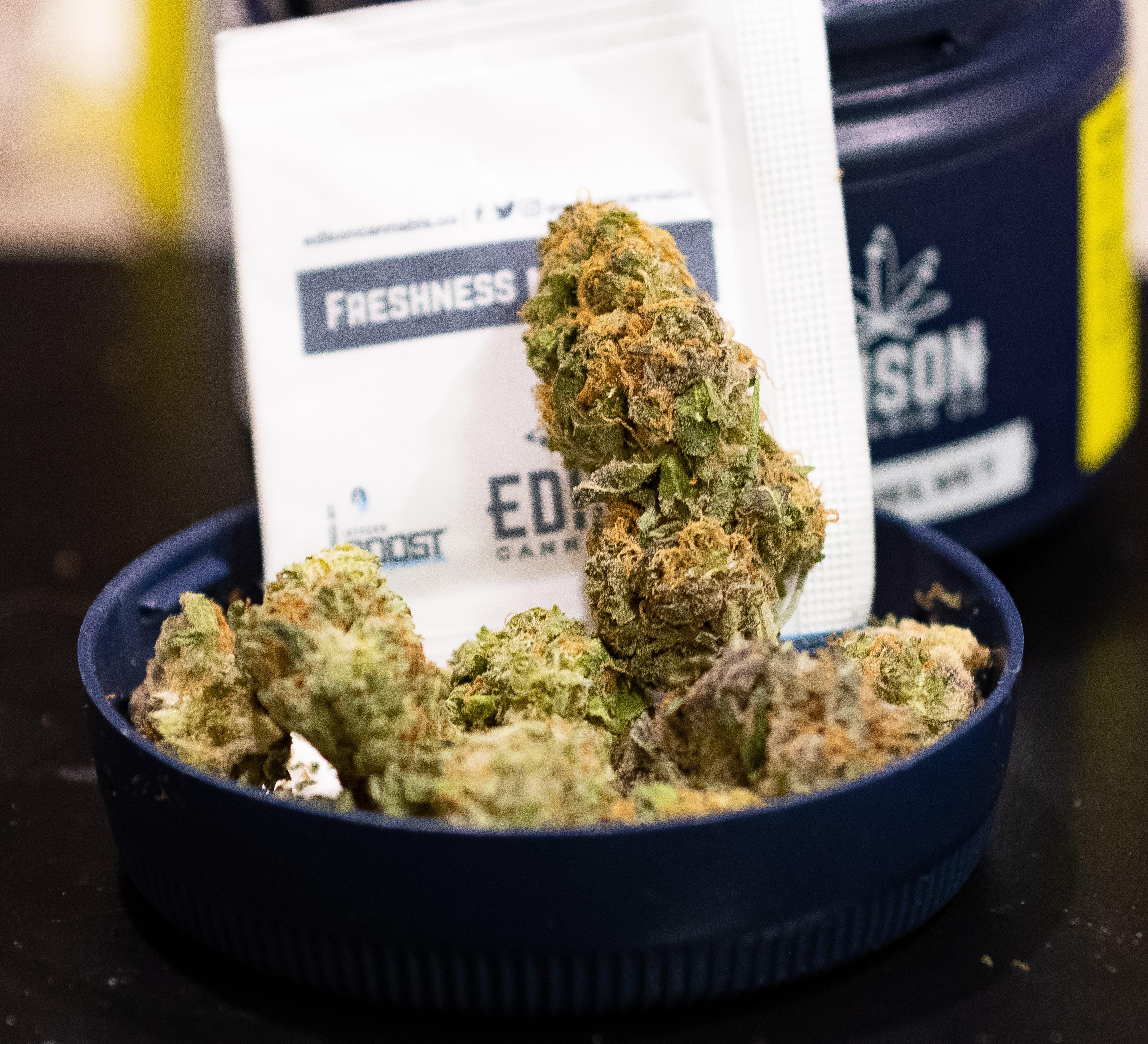 Edison Blue Velvet r/canadients