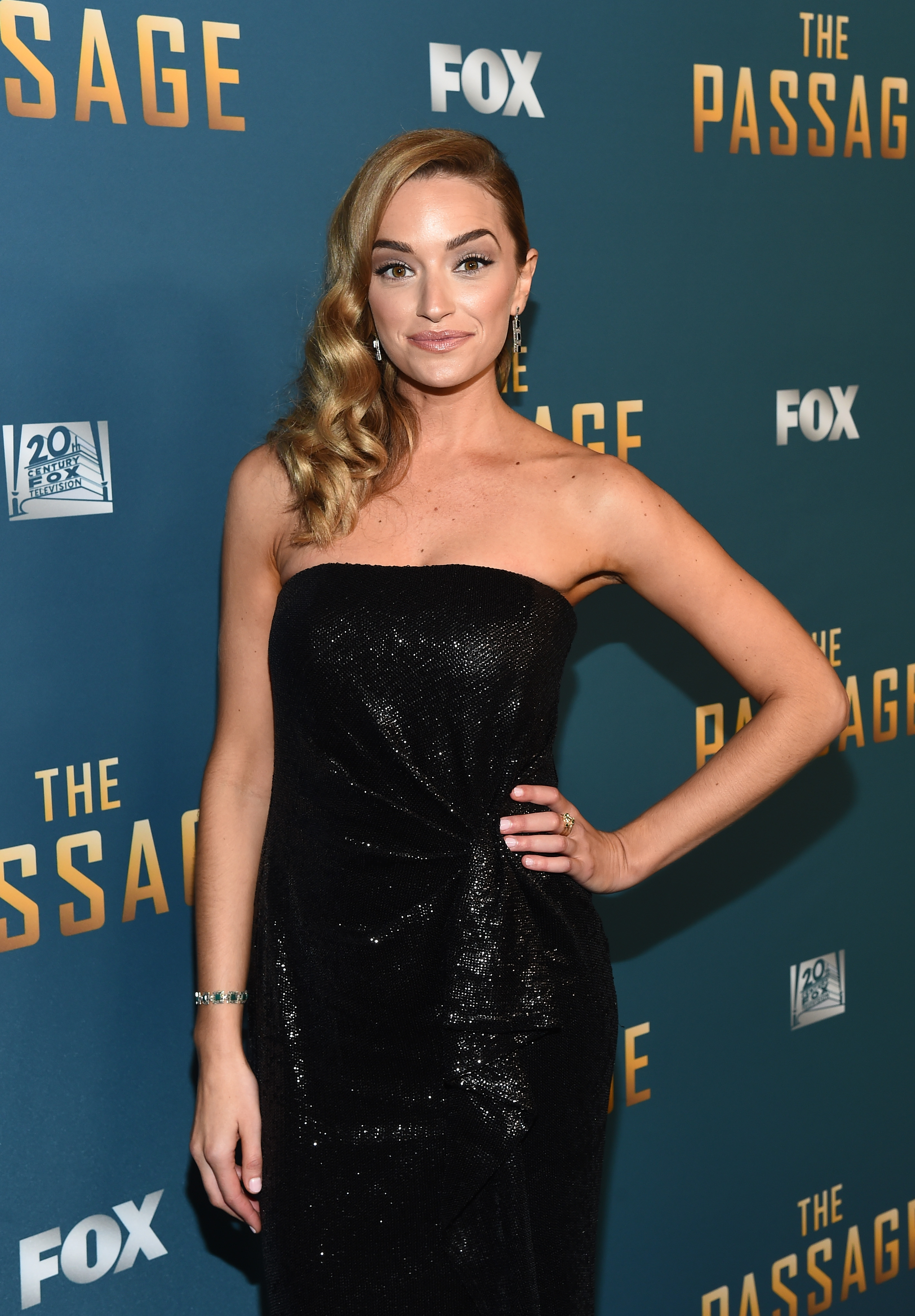 🔞Brianne Howey of Celeb NUDE | | CelebrityNakeds.com