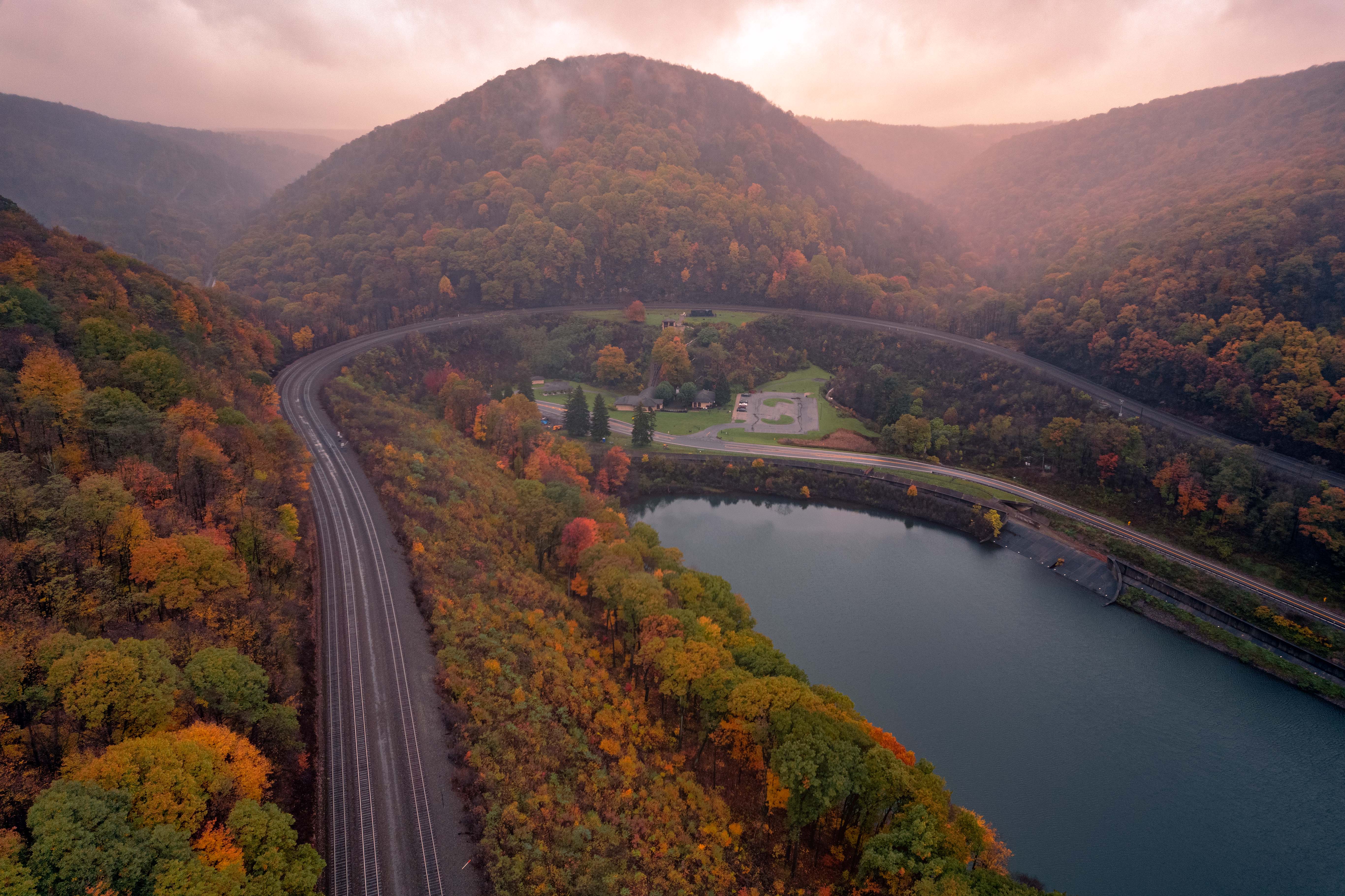 46 Hilarious Horseshoe Curve Puns Punstoppable 🛑