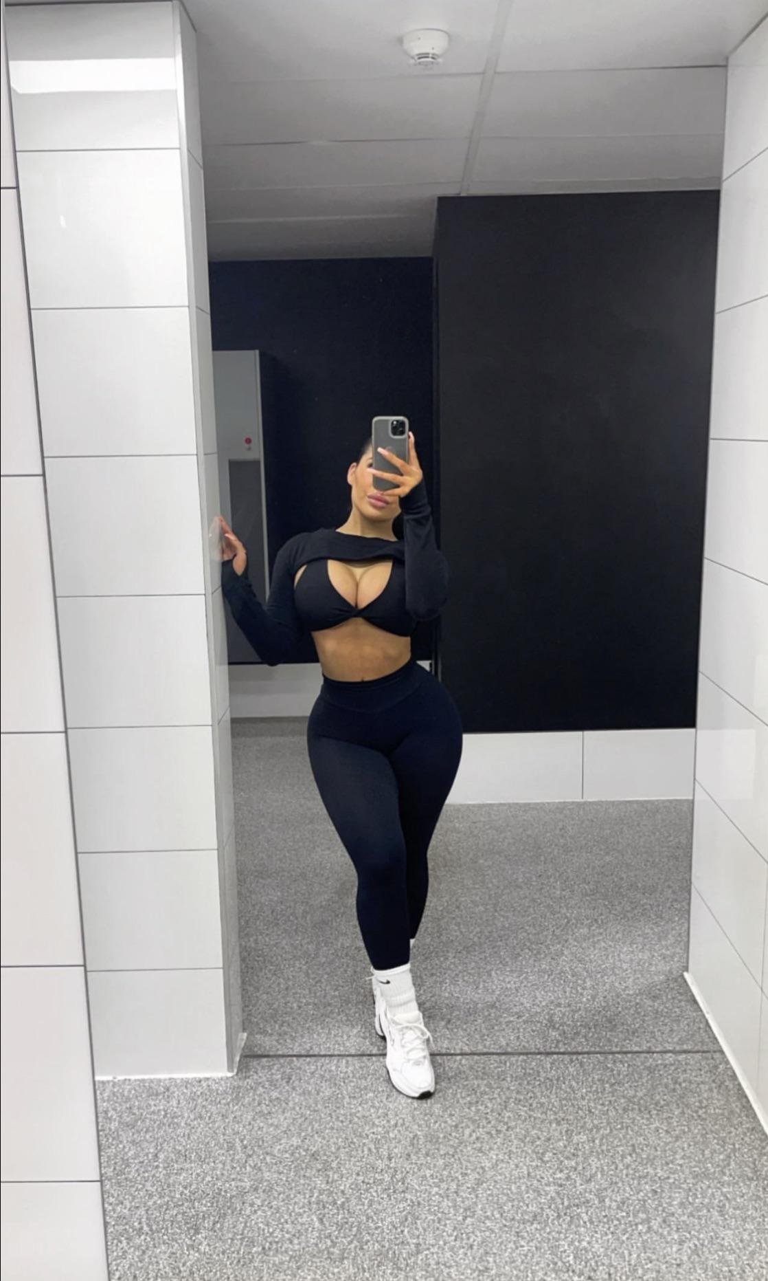 Big juicy titties at the gym : priscillamongefans