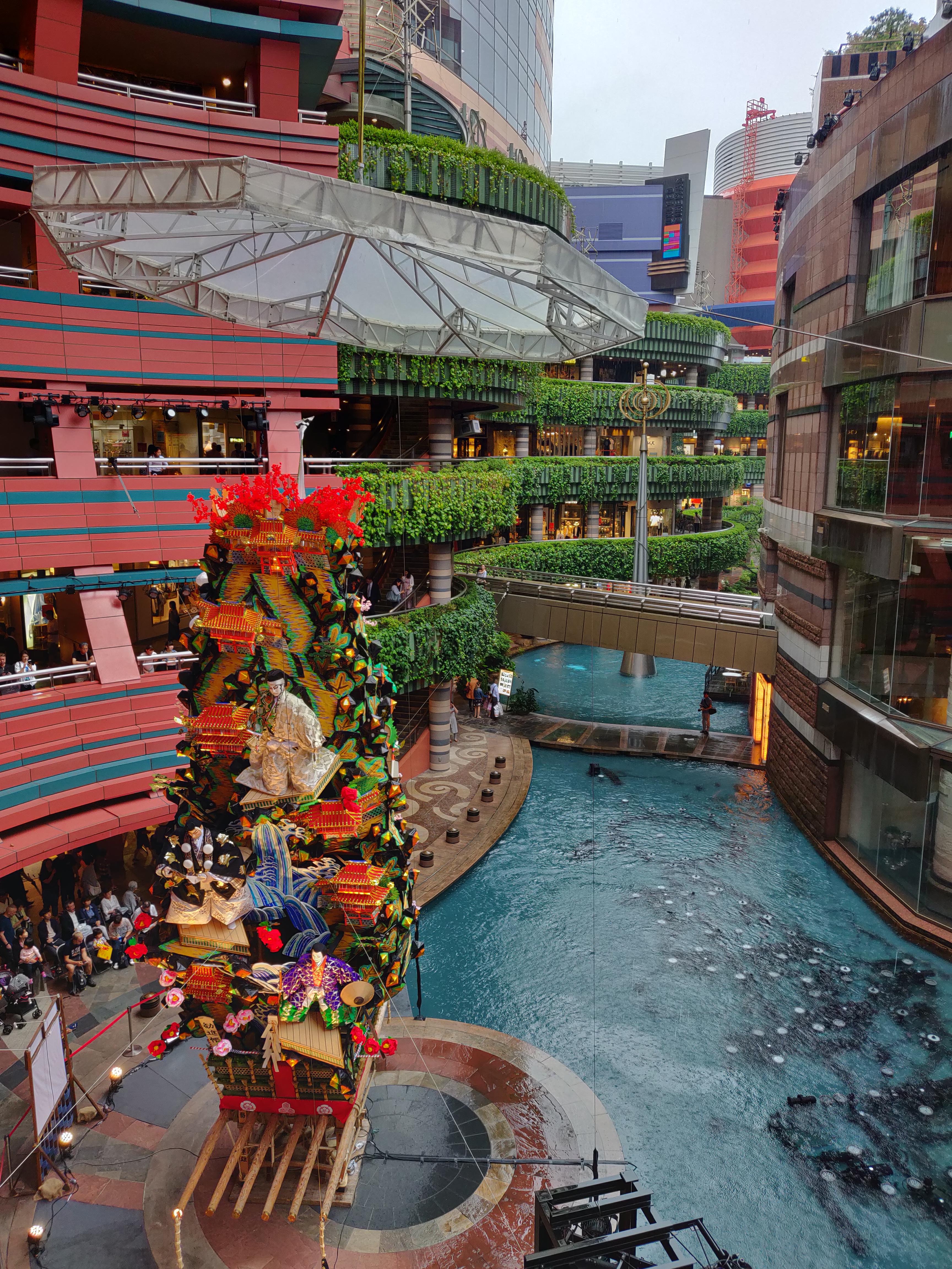 Canal City Shopping Mall in Fukuoka r/japanpics