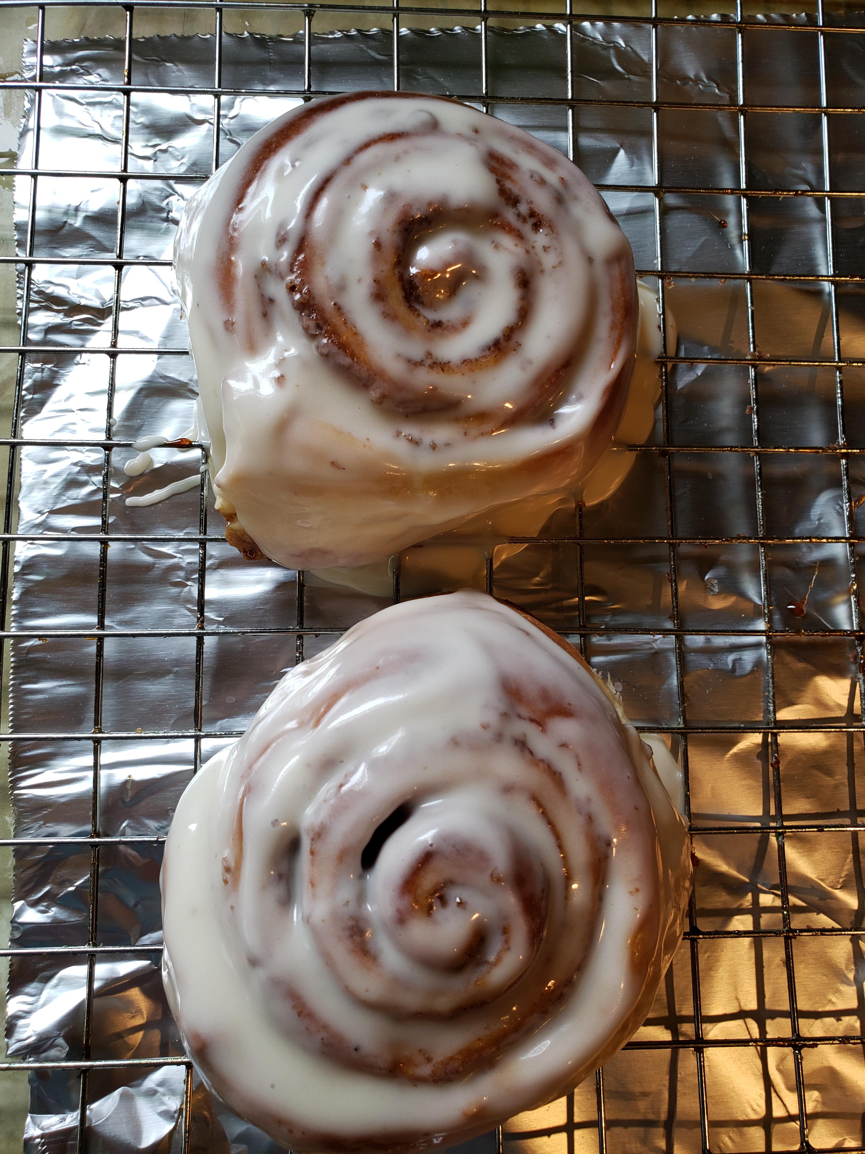 Cinnamon Rolls with Cream Cheese Glaze r/DessertPorn