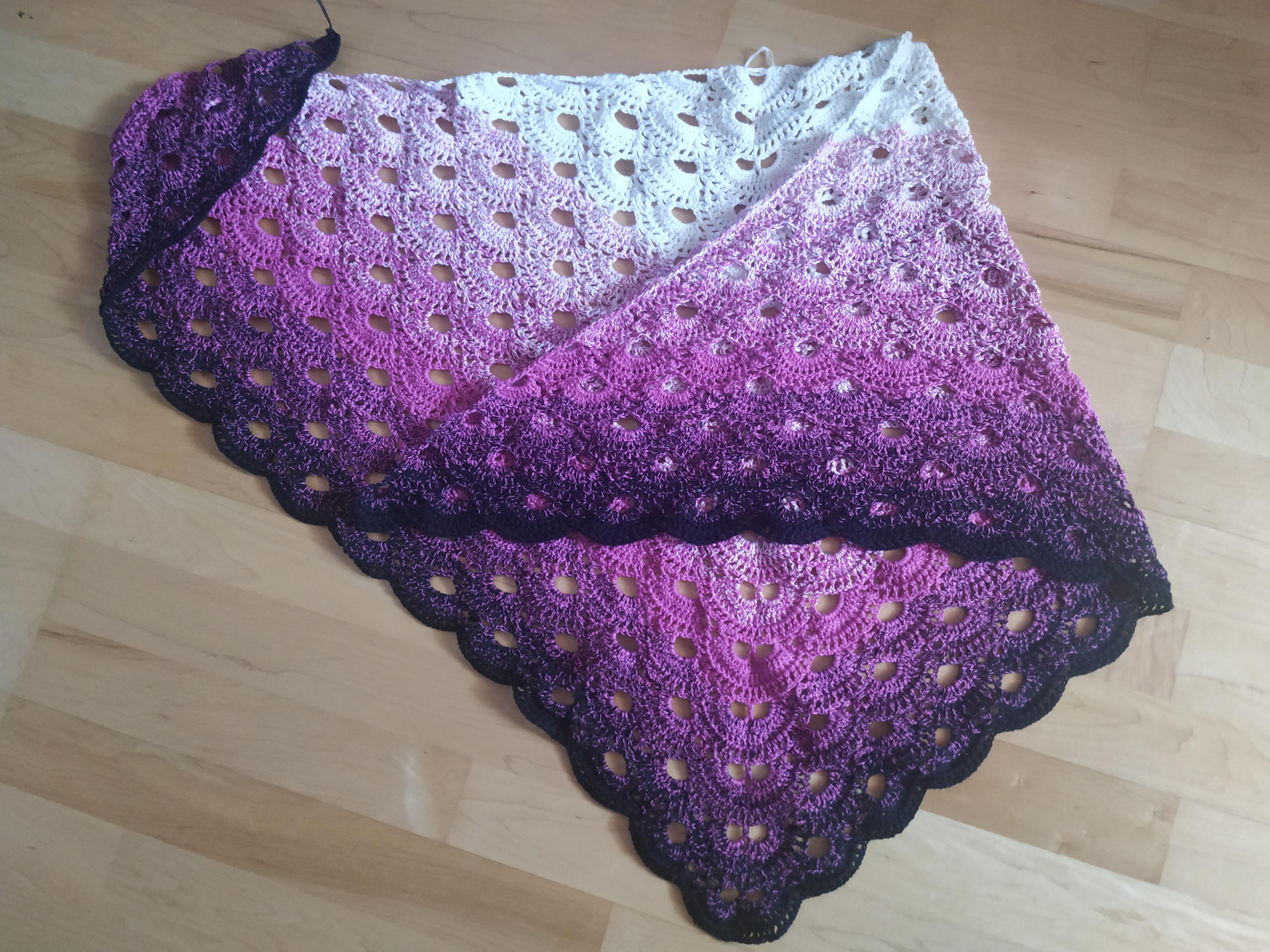 My virus shawl is nearly finished but I'd love to add a border! What