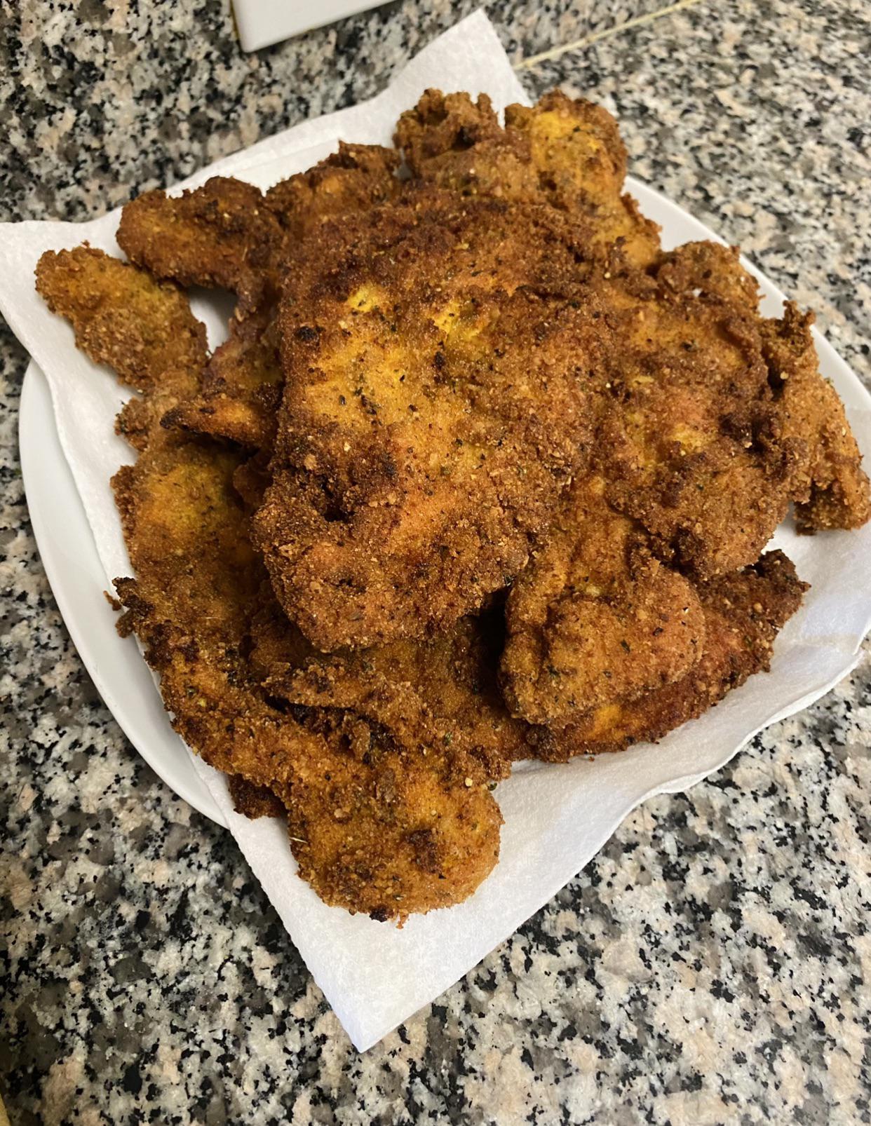 Chicken nuggets, frozen veggies, mashed potatoes, mushroom gravy 😎