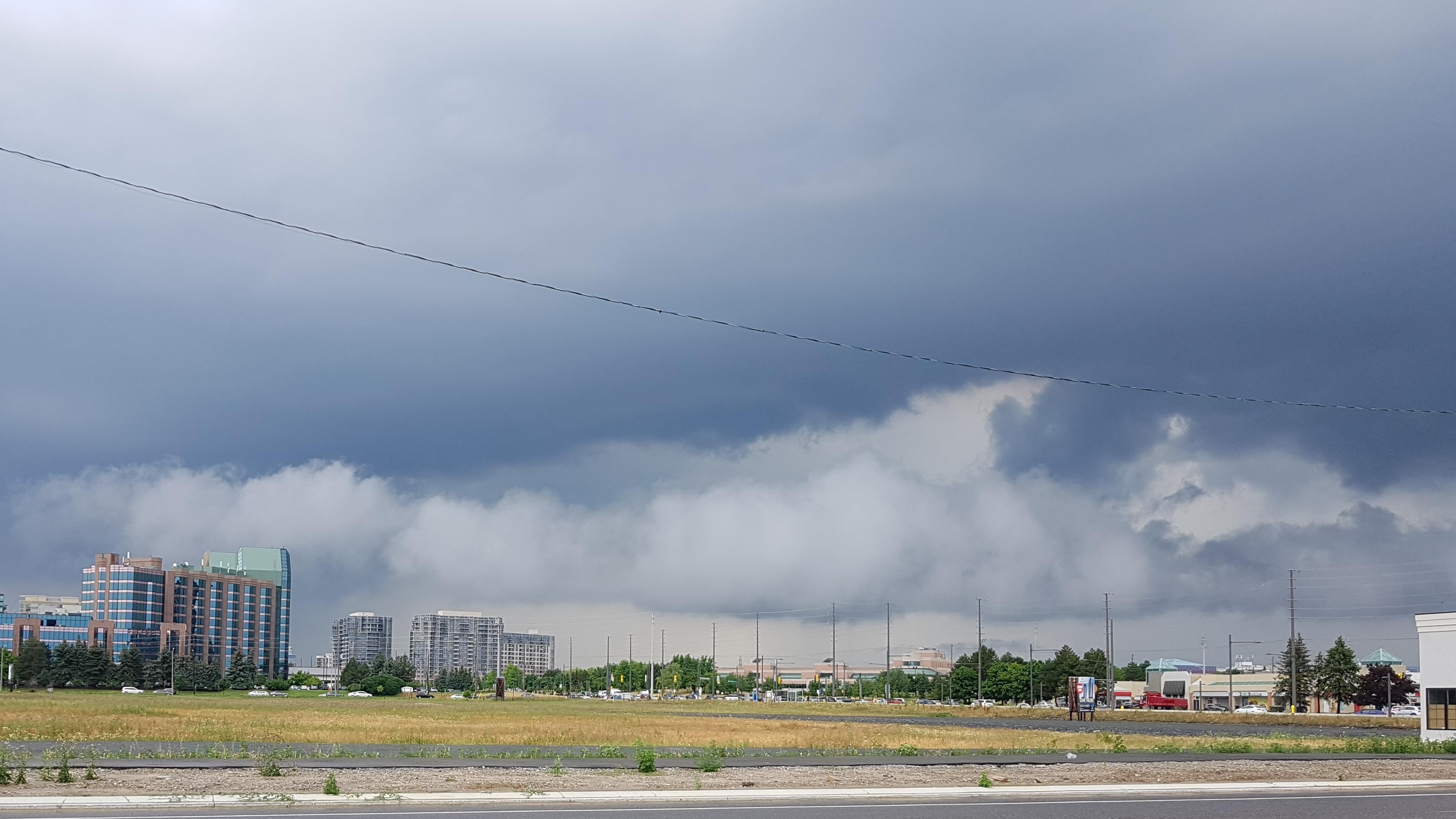 Storm clouds at Highway 7 and Warden avenue in Markham, Ontario r/toronto