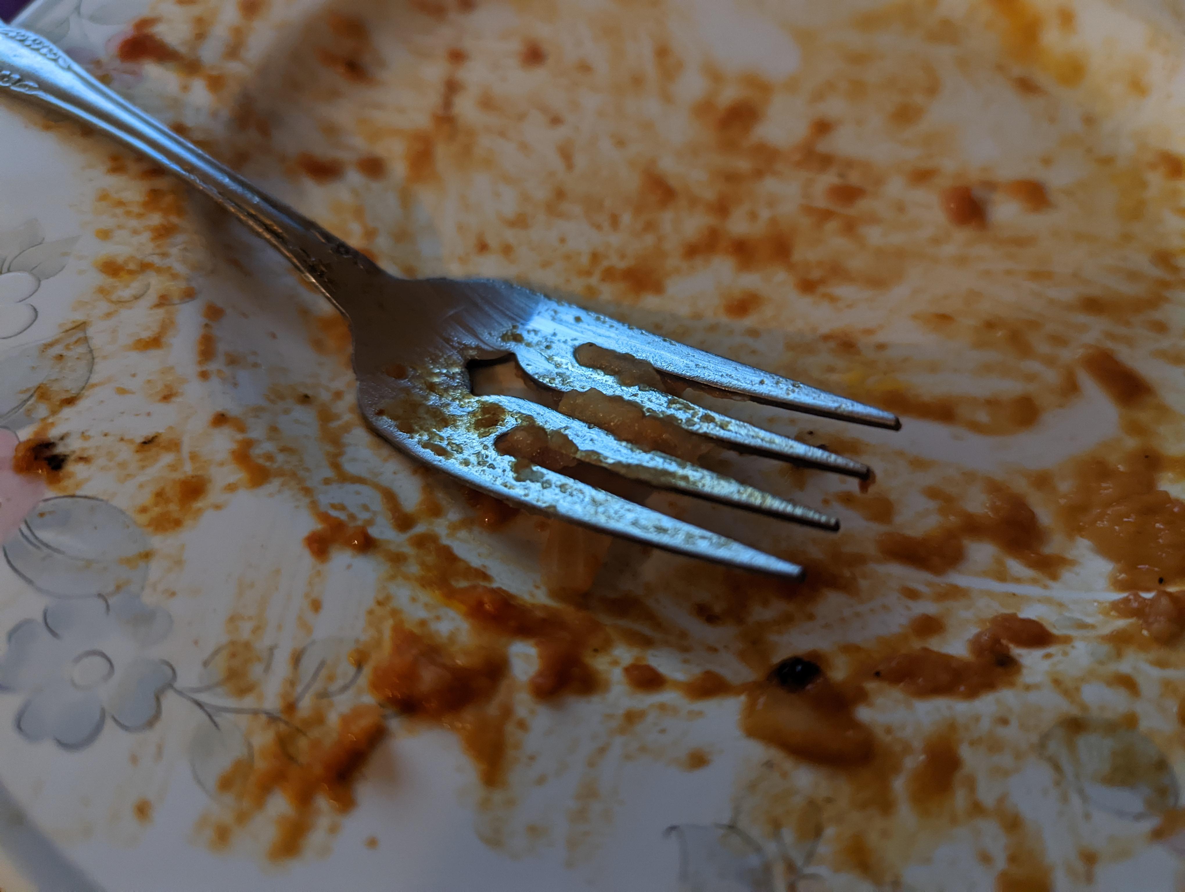 ate too much pizza, now my stomach hurts r/notinteresting