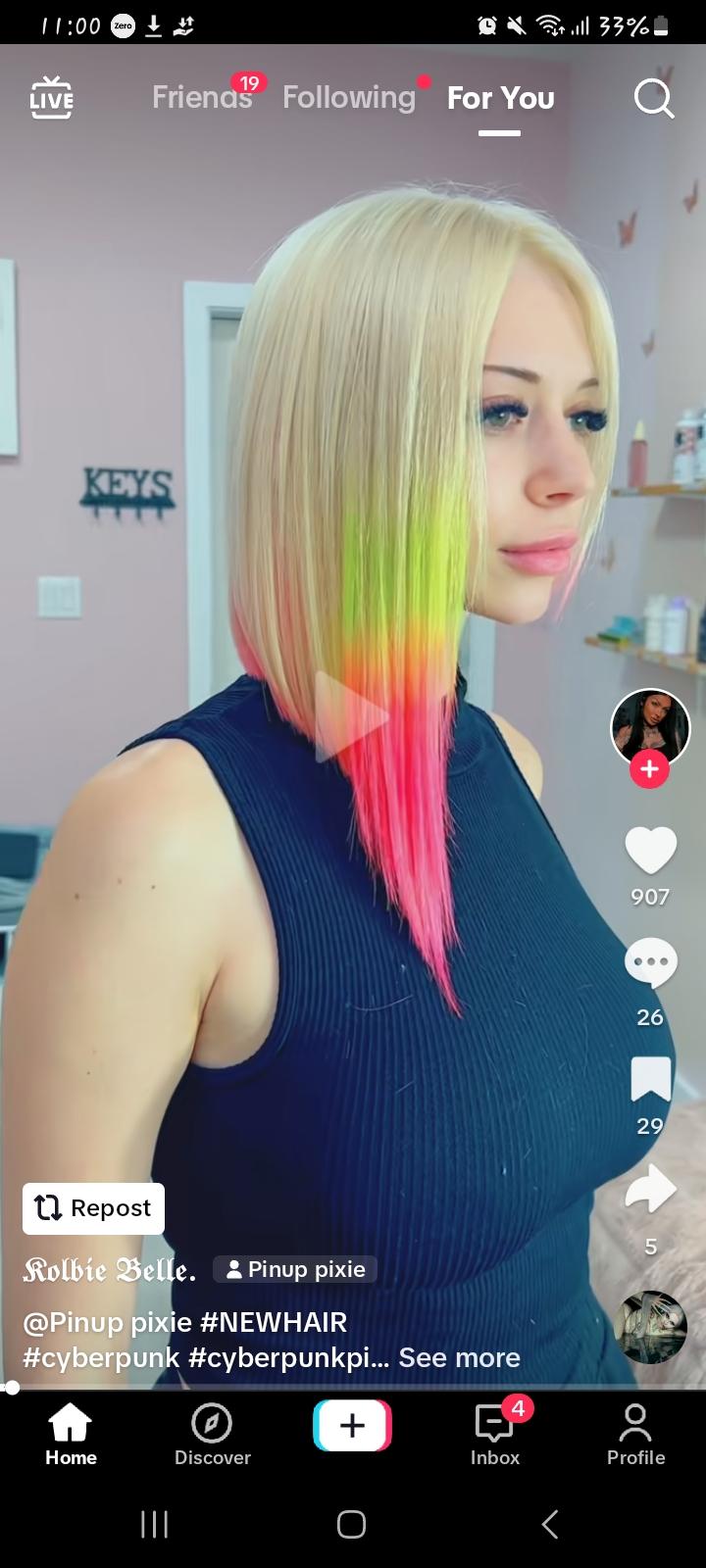 I will be honest I did not recognise her here 🙃 (PinupPixie) : tiktokgossip