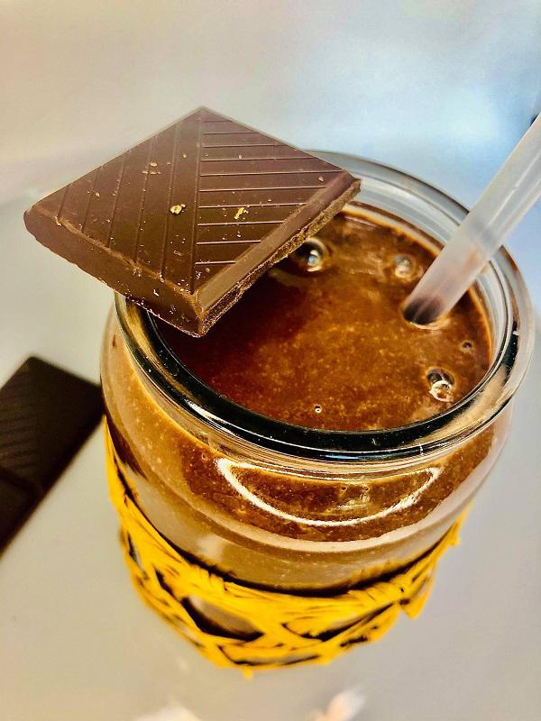 Was craving dessert, so created this Healthy Chocolate Mousse Smoothie