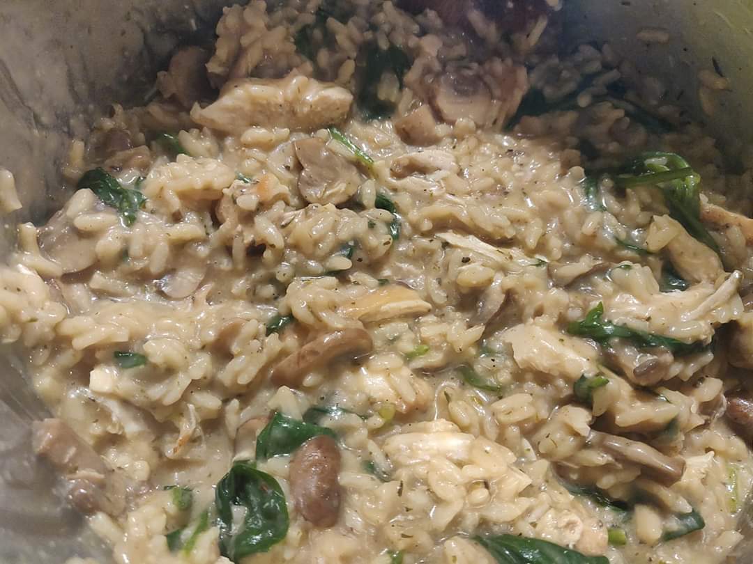 Chicken Risotto with Spinach and Mushrooms r/instantpot