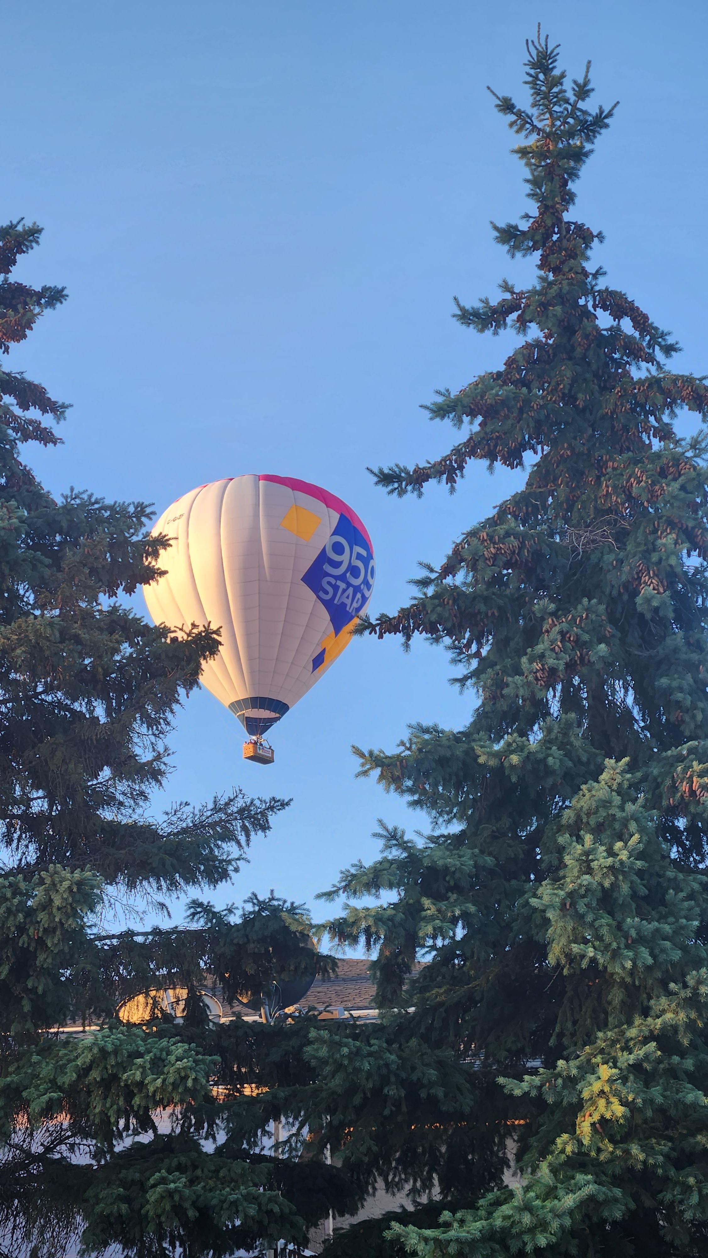 645 am hot air balloon near Southwood r/Calgary