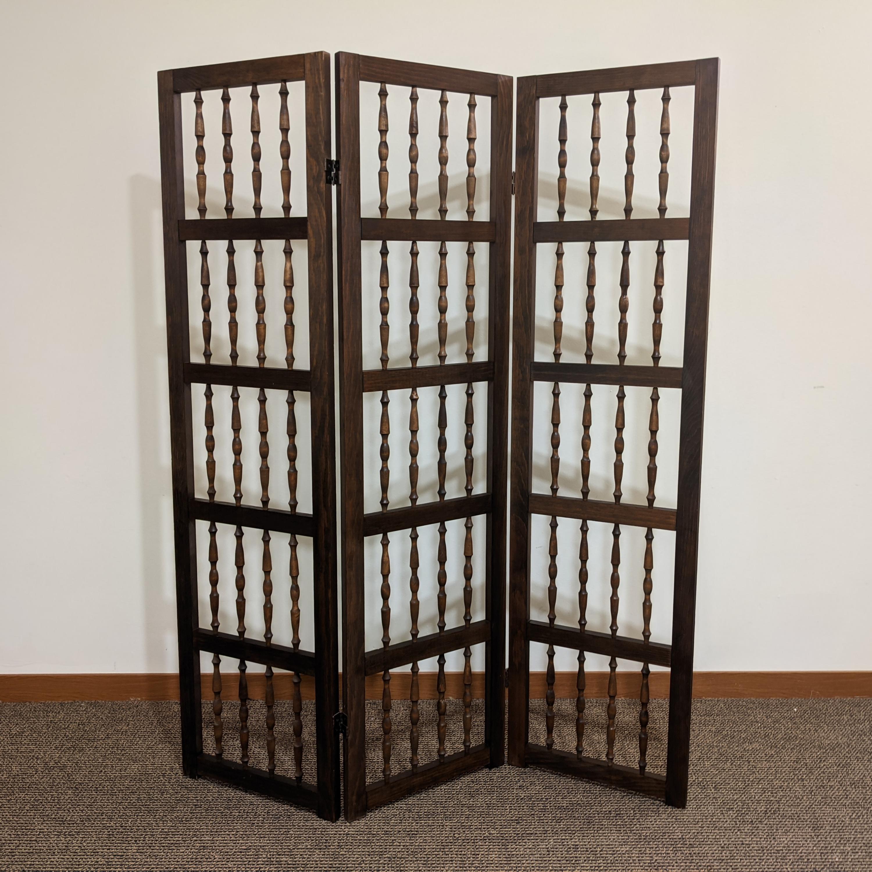 Vintage wood room divider from GW. '70s maybe? r/ThriftStoreHauls