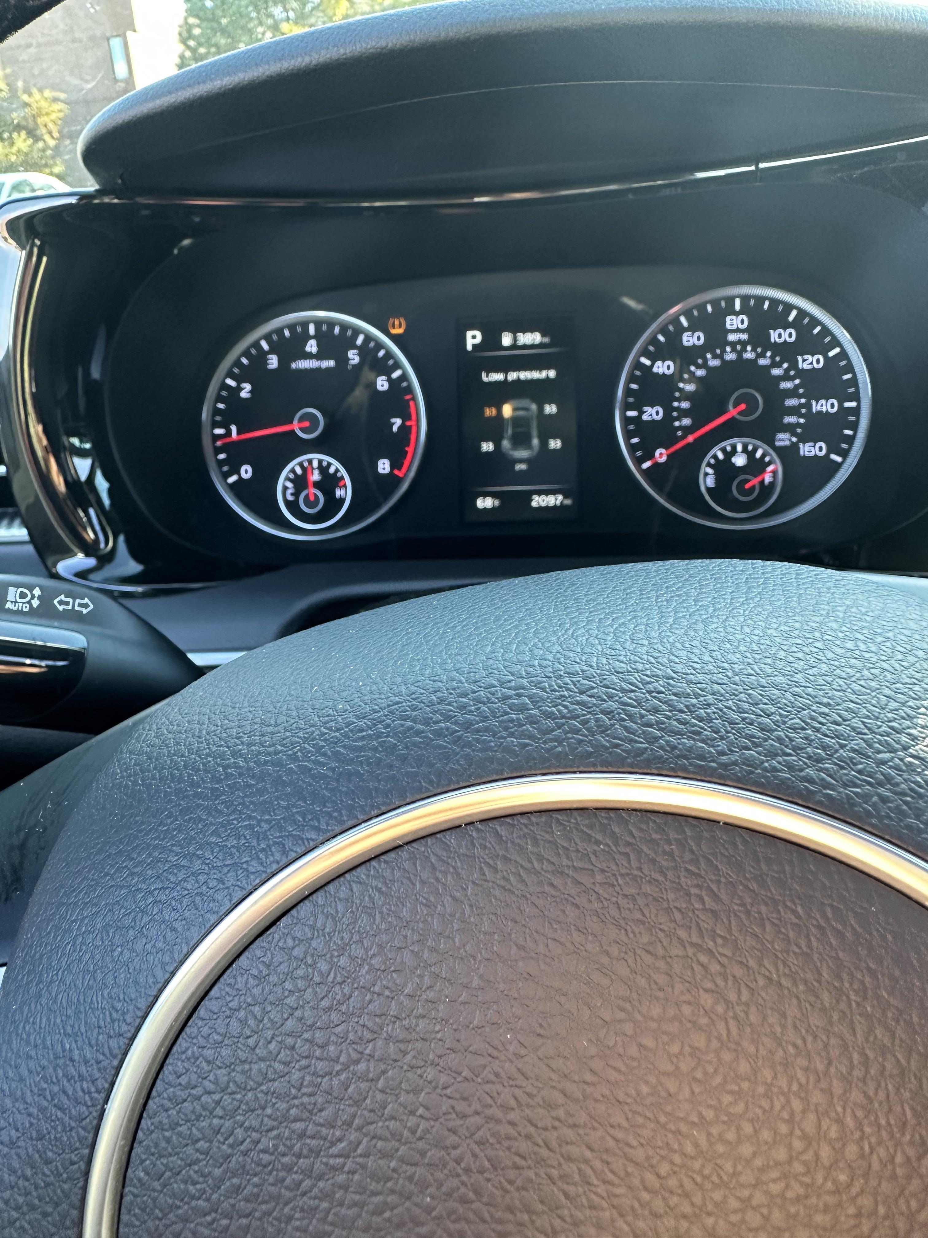 Tire Pressure light won turn off (also 35 psi at the air pump is shown