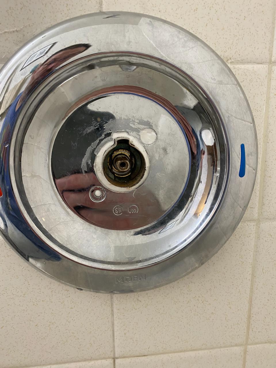 Hello folks, anyone know what Moen shower replacement handle I need for