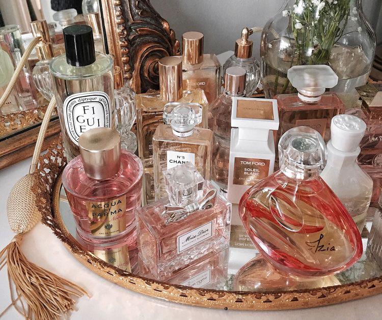 aesthetic perfume collection r/Perfumes