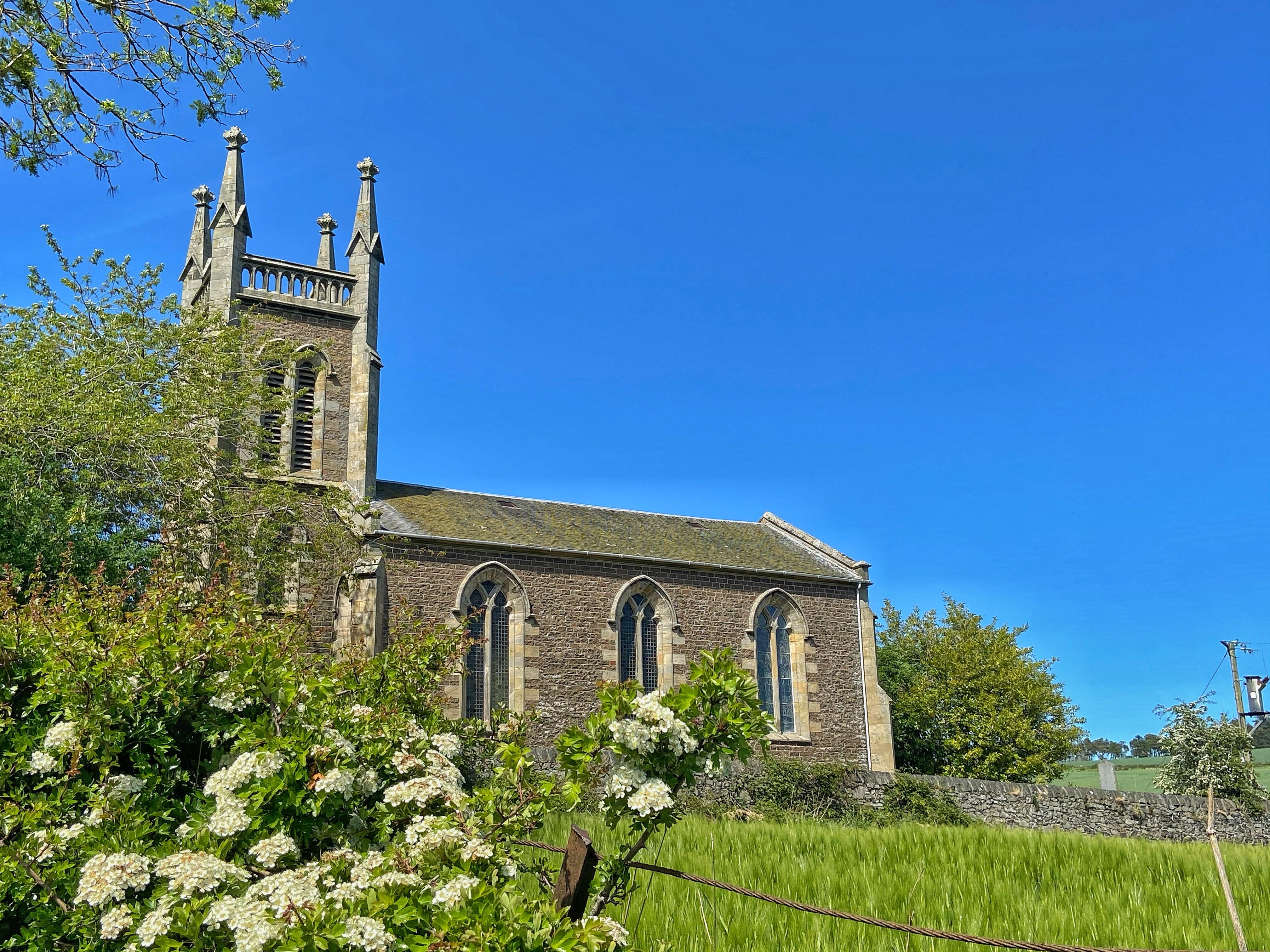 The beautiful Luthrie church in Fife r/ScottishPhotos