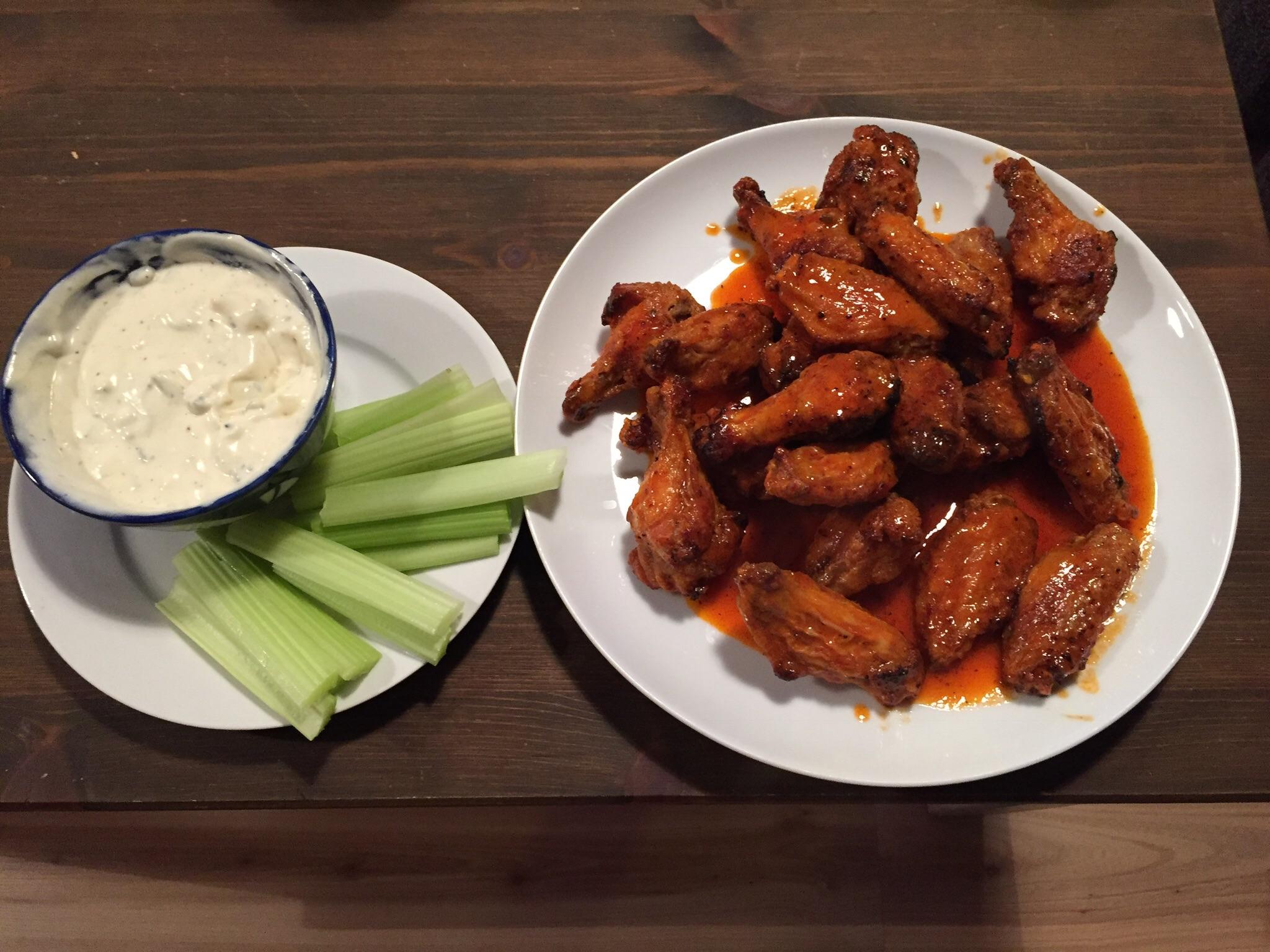 [Homemade] Oven cooked buffalo chicken wings with blue cheese dip r/food
