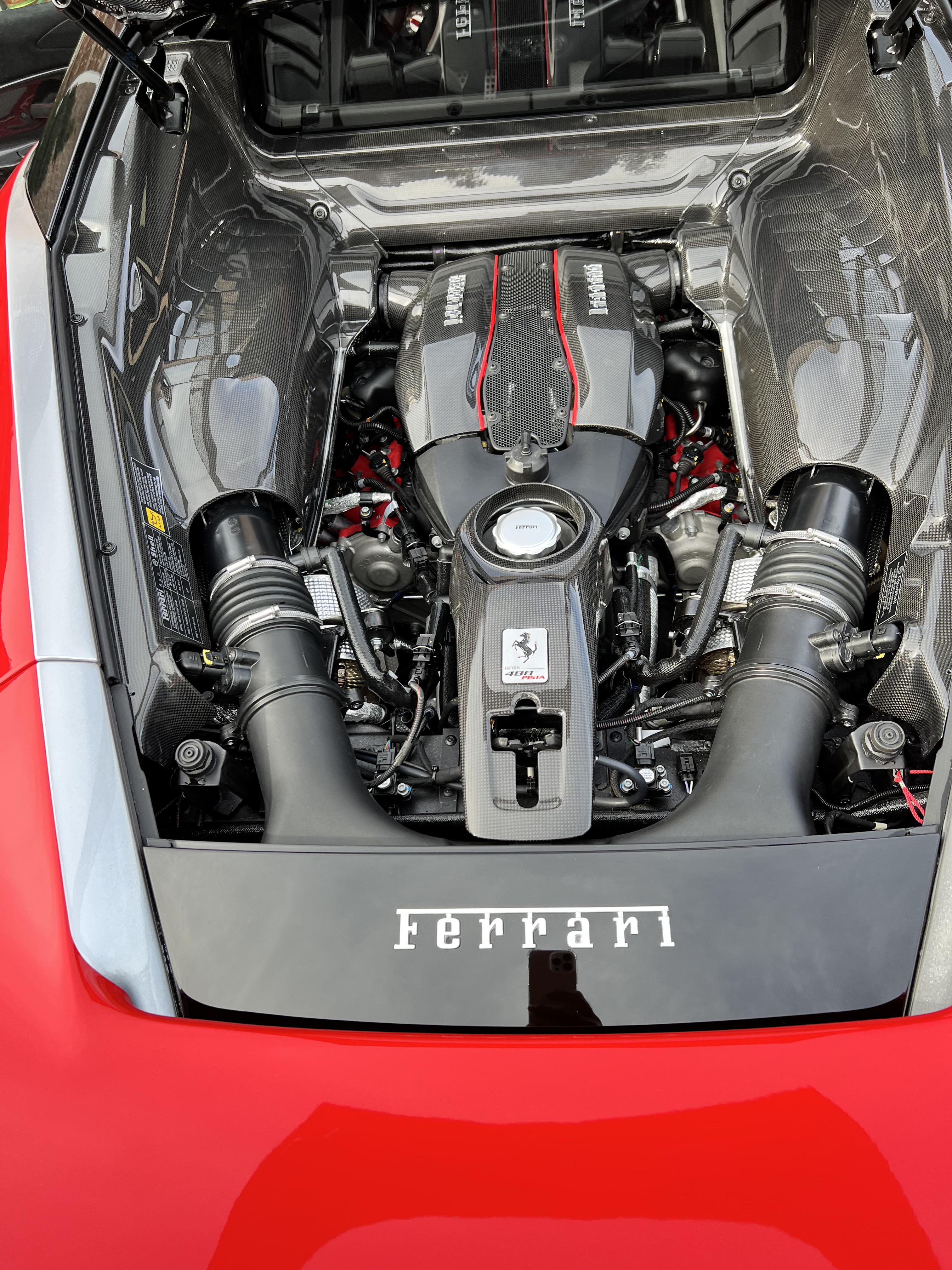 Ferrari 488 Pista engine [Res 3024x4032] : r/carporn