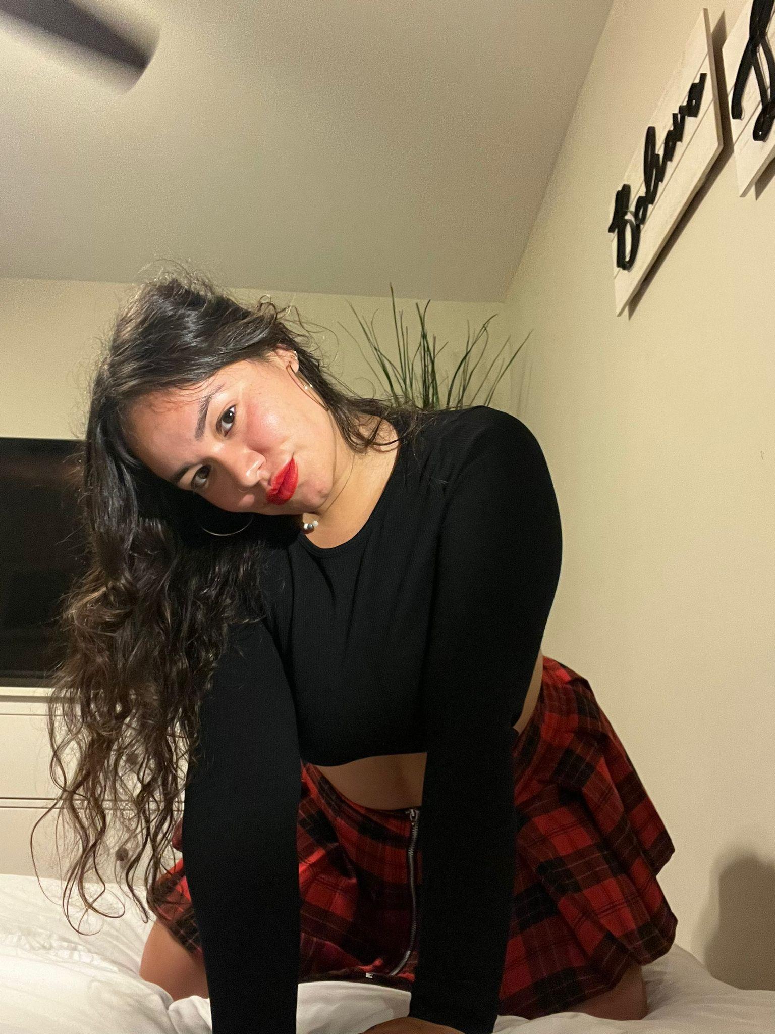 Latina mami : latinas_irl