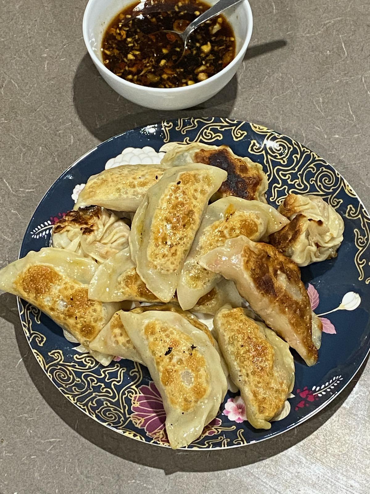 [Homemade] Fried pork and Kimchi Dumplings r/food