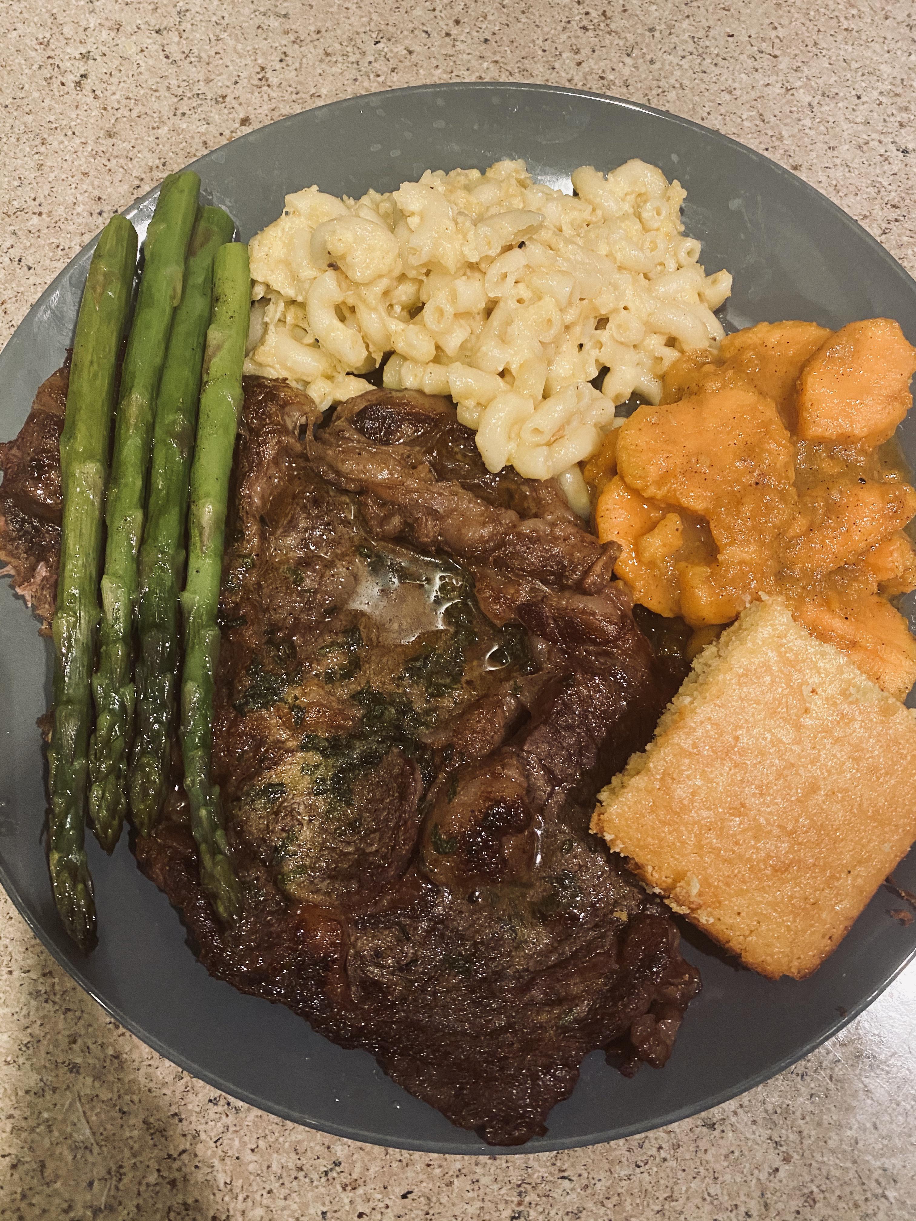 Sunday dinner! Steak, mac n cheese, candied yams, asparagus and cornbread. r/FoodPorn