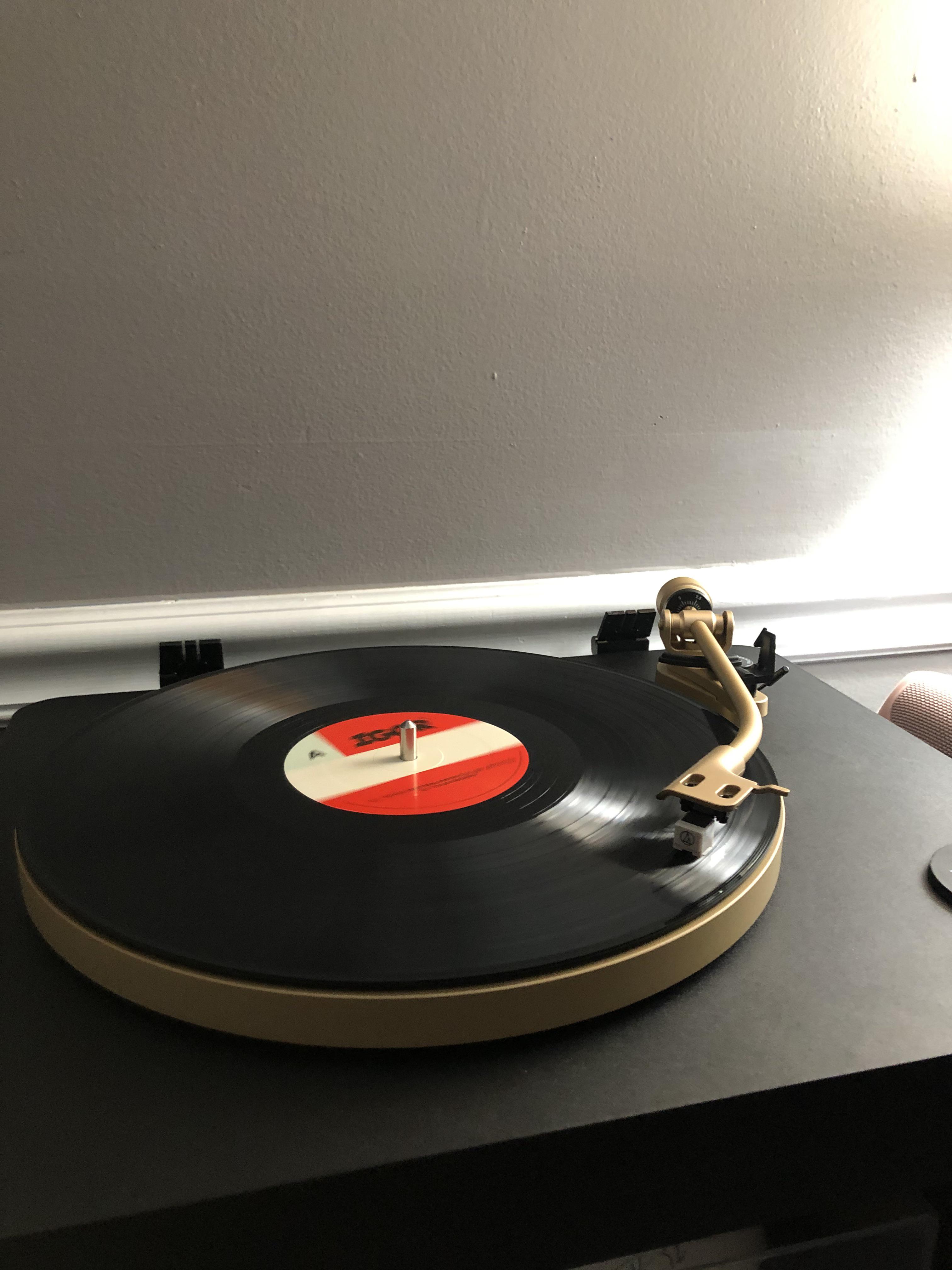 So after my failure with the LP60 bought targets turntable. Very