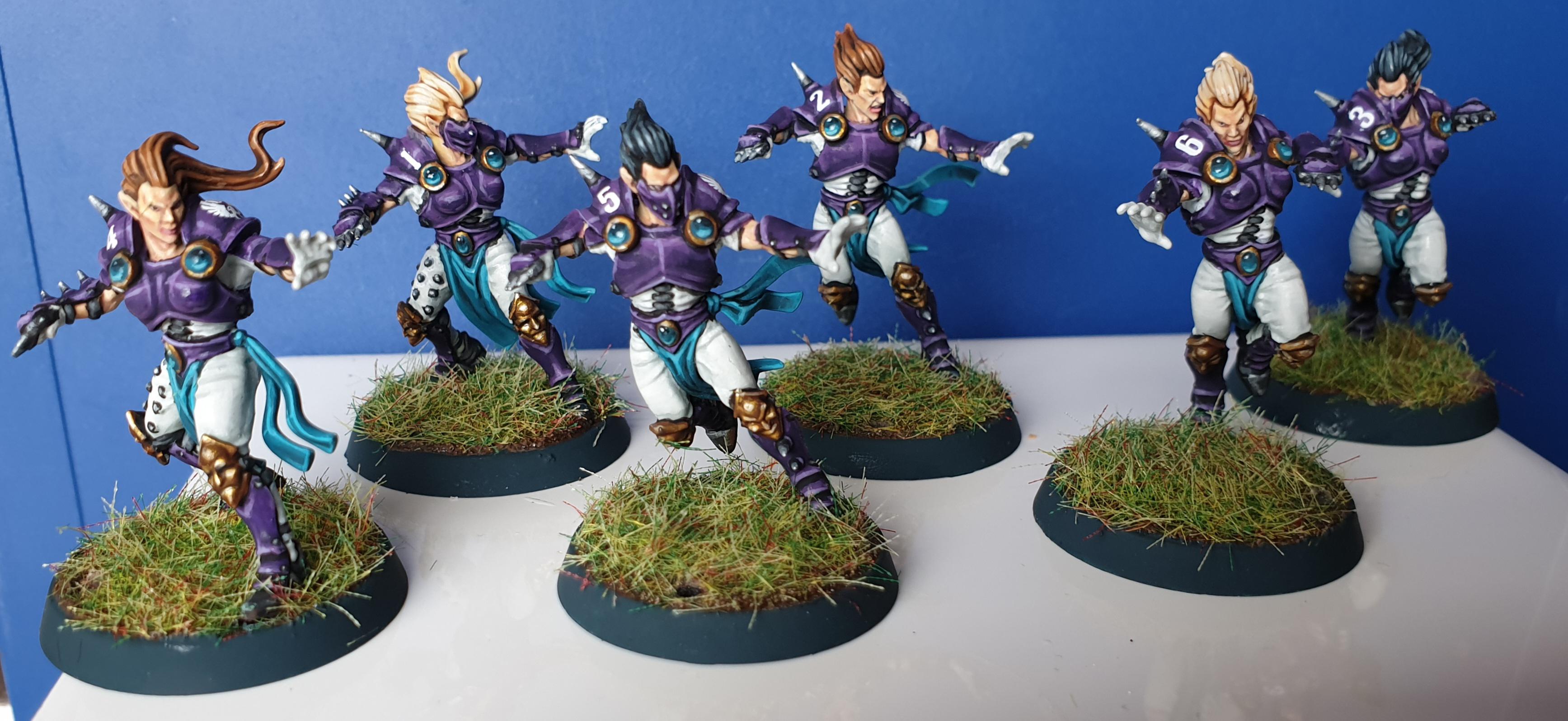 Just finished the line players for my Elf Union team. C&C r/bloodbowl