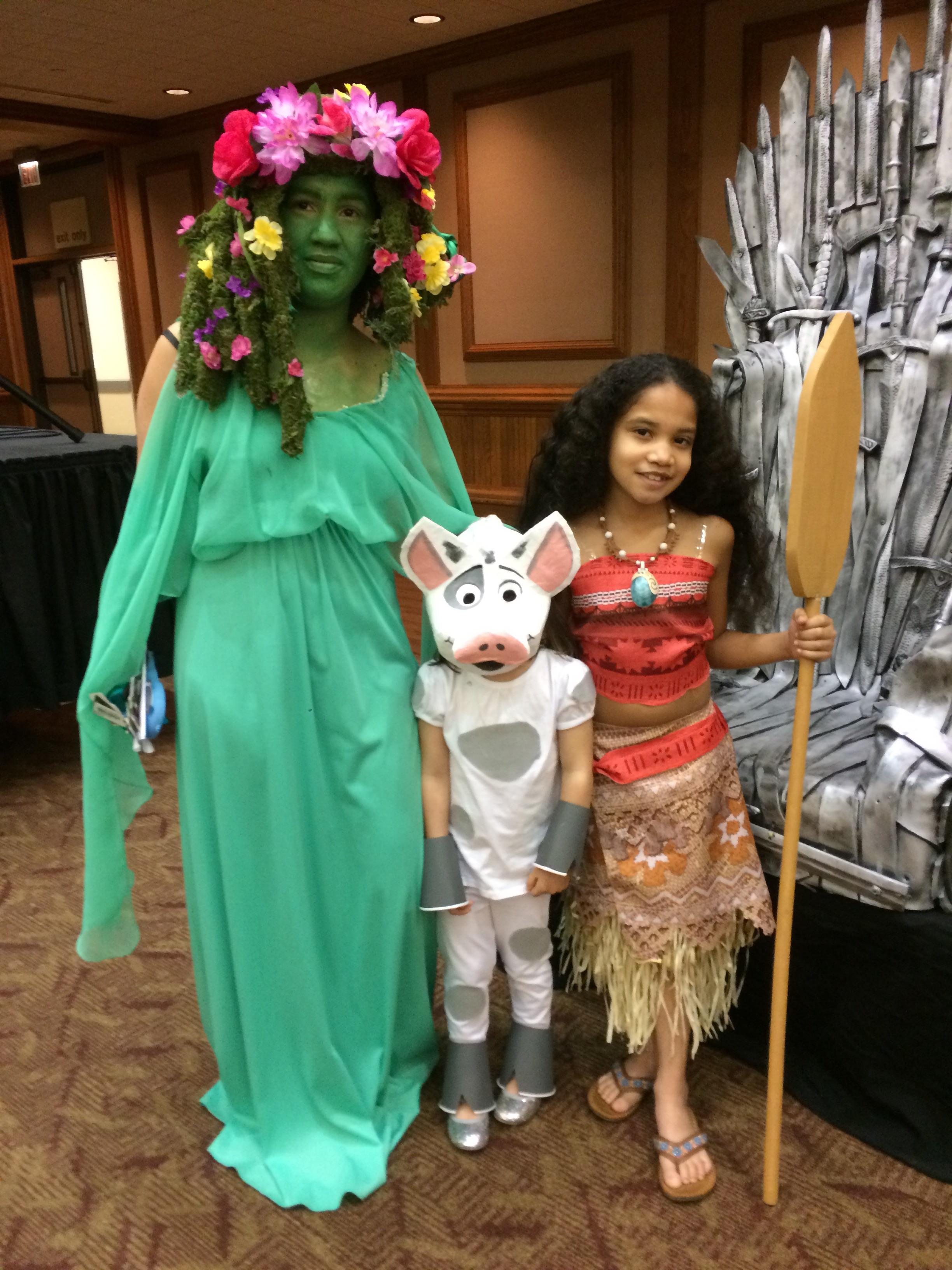 Te Fiti, Pua, and Moana. Make way! disney