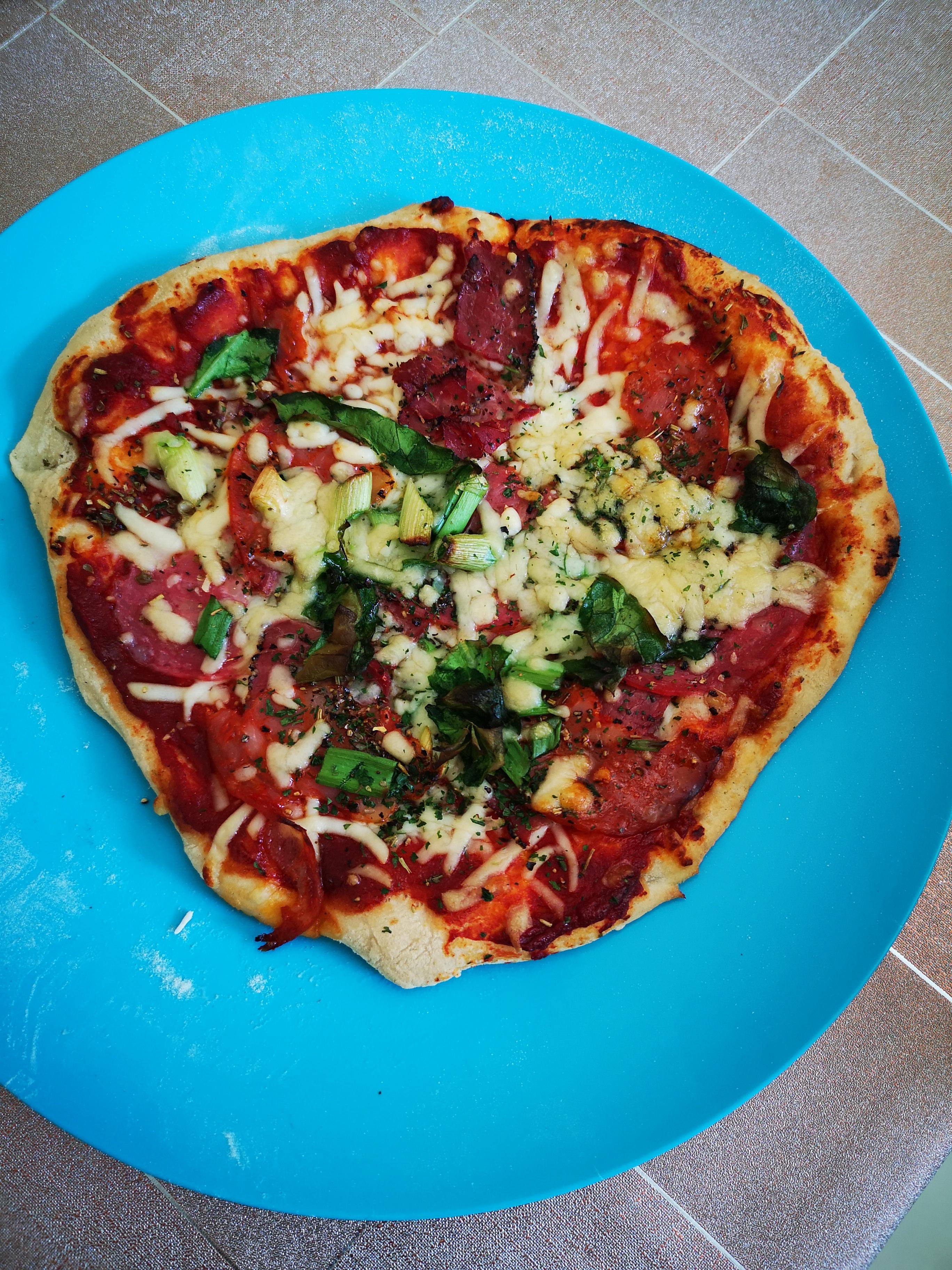 1st time on er kettle bbq. Family very happy. r/Pizza