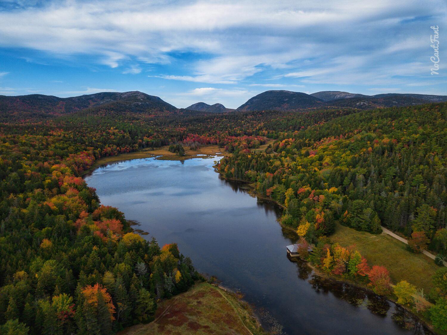 Long Pond in Maine is looking Magnificent! r/Maine