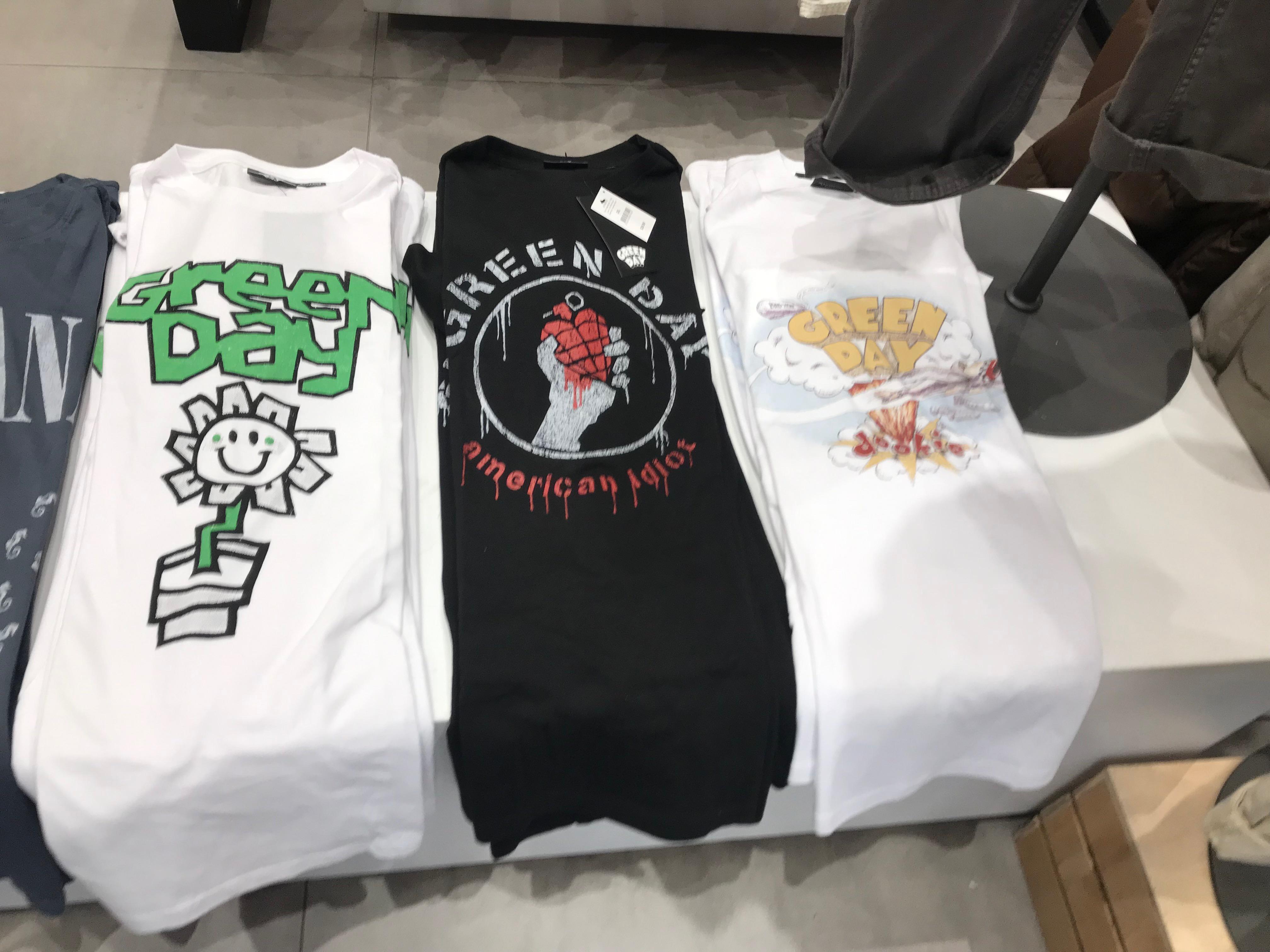 Hey, so I went shopping a while ago and found these clothes. I bought