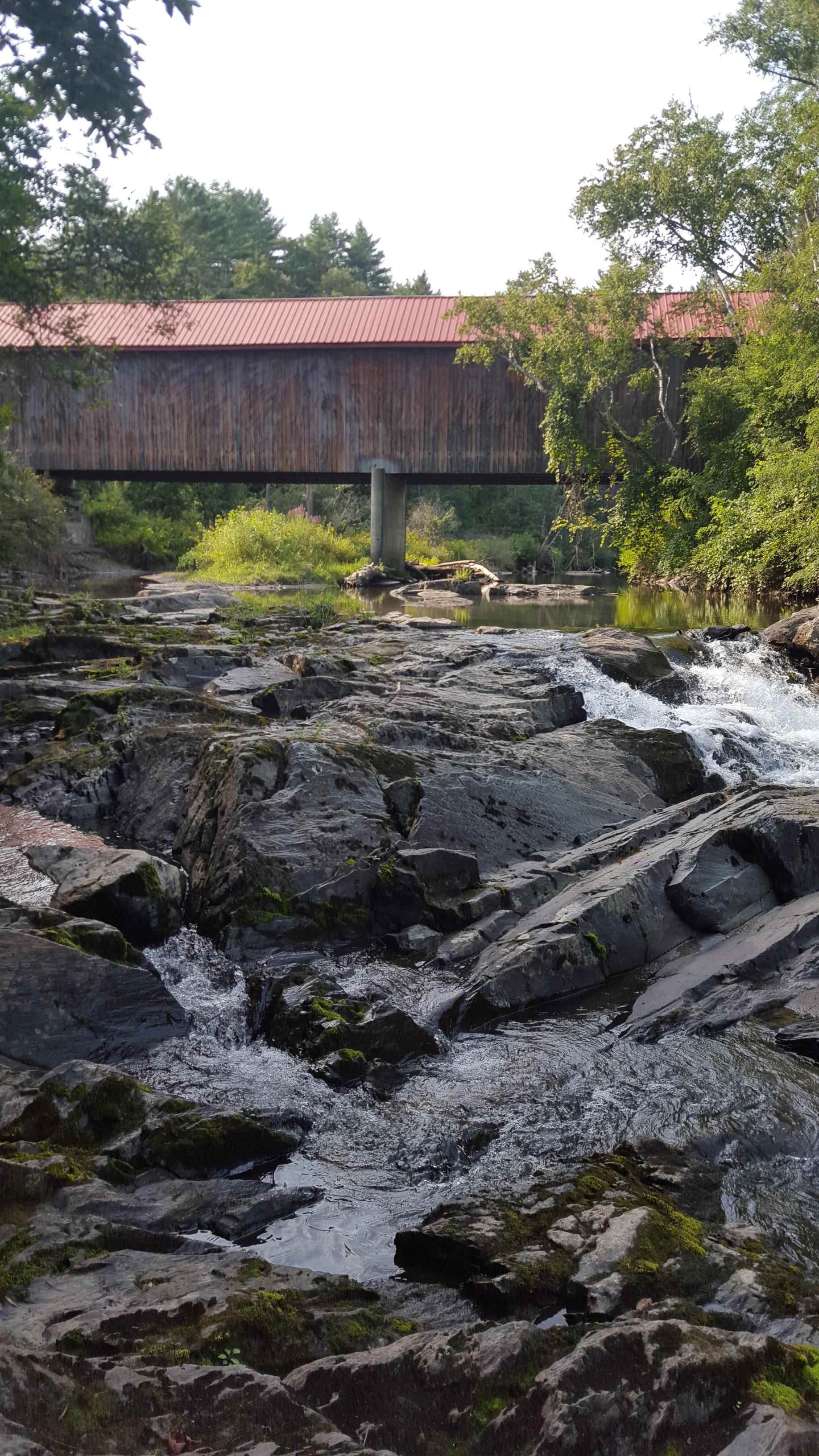 Covered bridge in Thetford Center. r/vermont