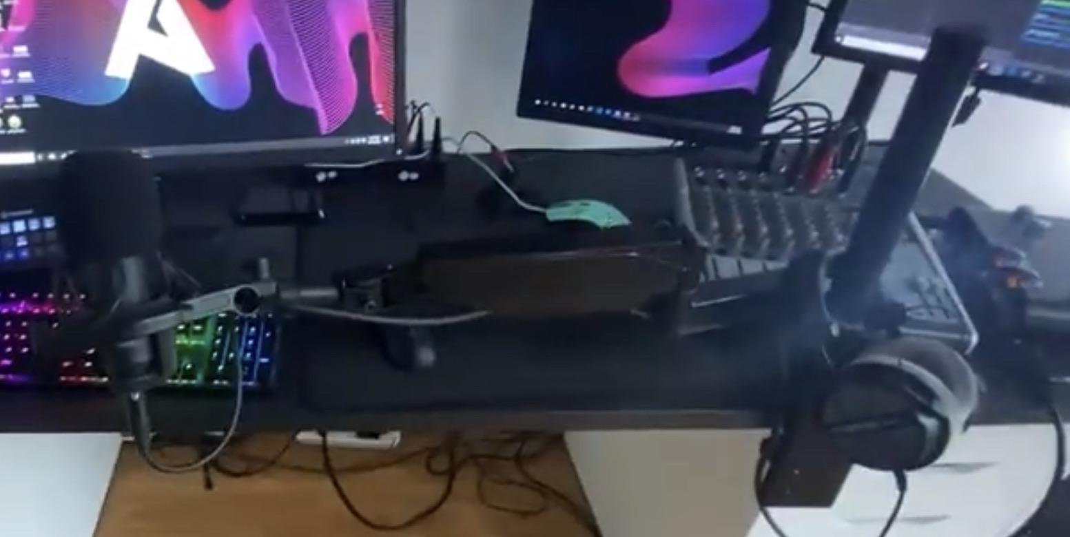 What type of mic arm is used here? I’m interested in picking one up