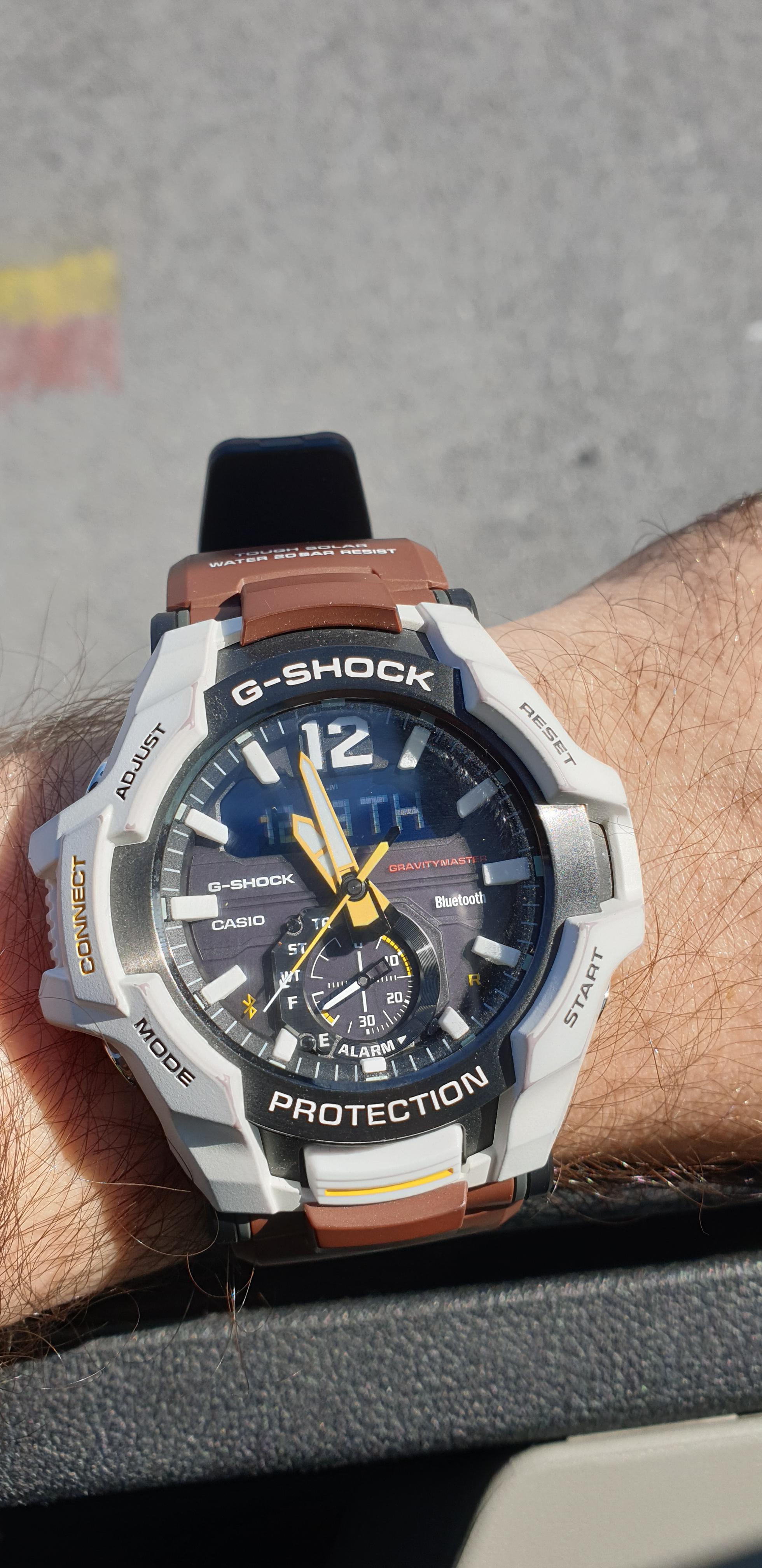 Any Ideas on why the fuel gauge always stays in the middle? It has been