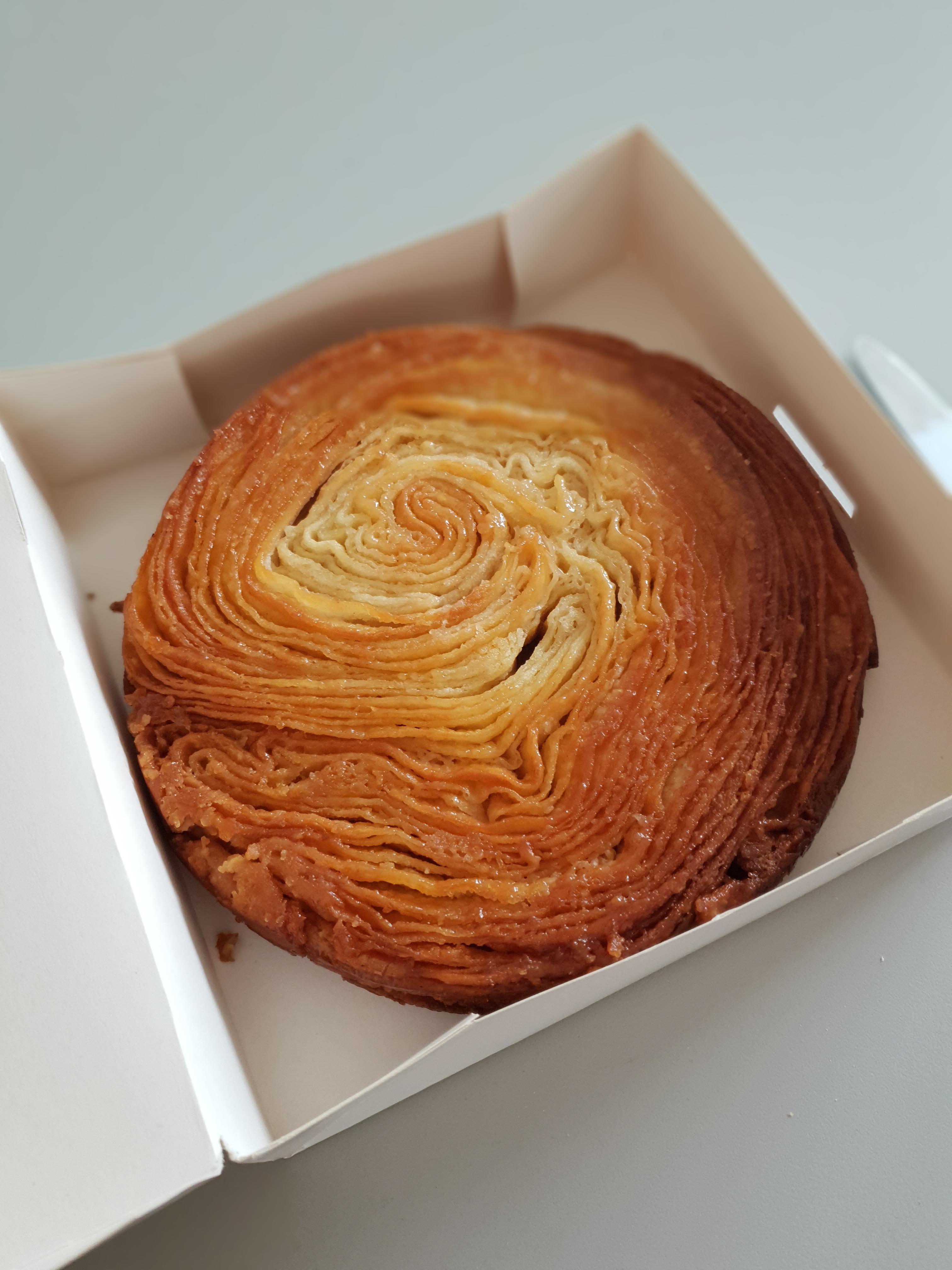 [I ate] a kouign ammam, FrenchBreton butter cake r/food