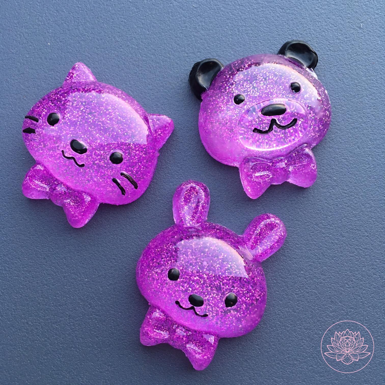 My first resin charms ever r/crafts