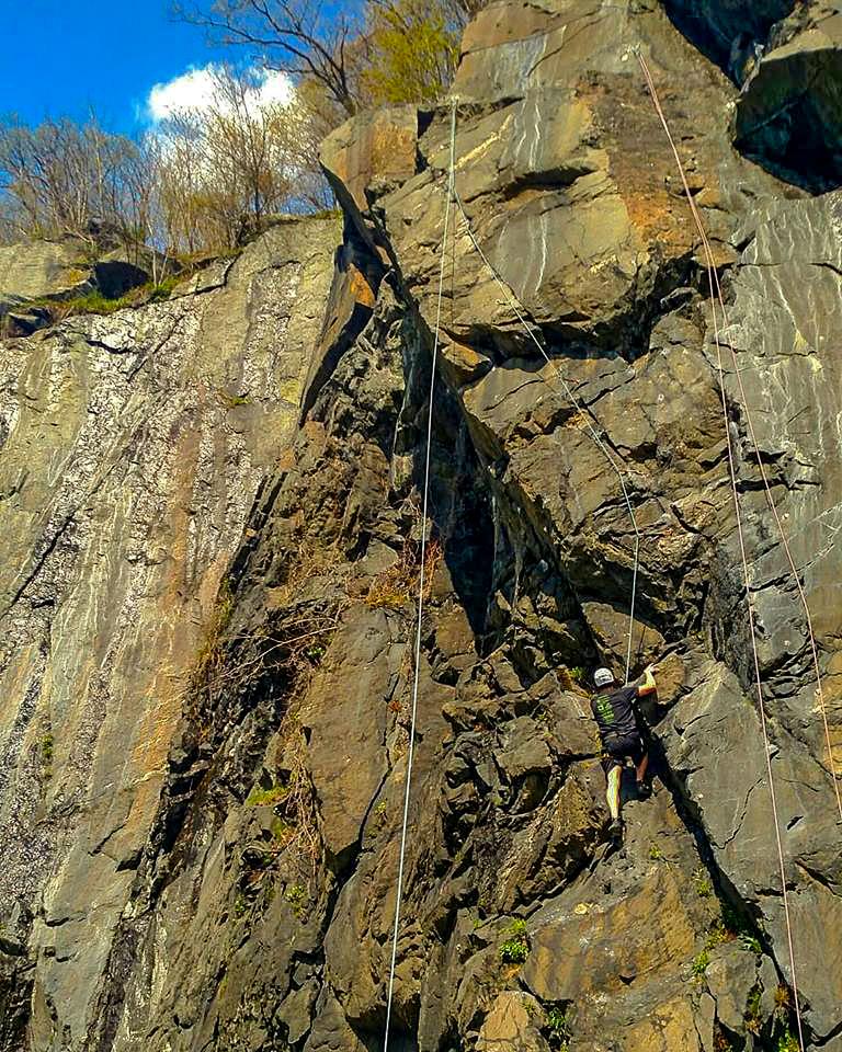 My first time climbing outside, 5.10a, Safe Harbor, PA. r