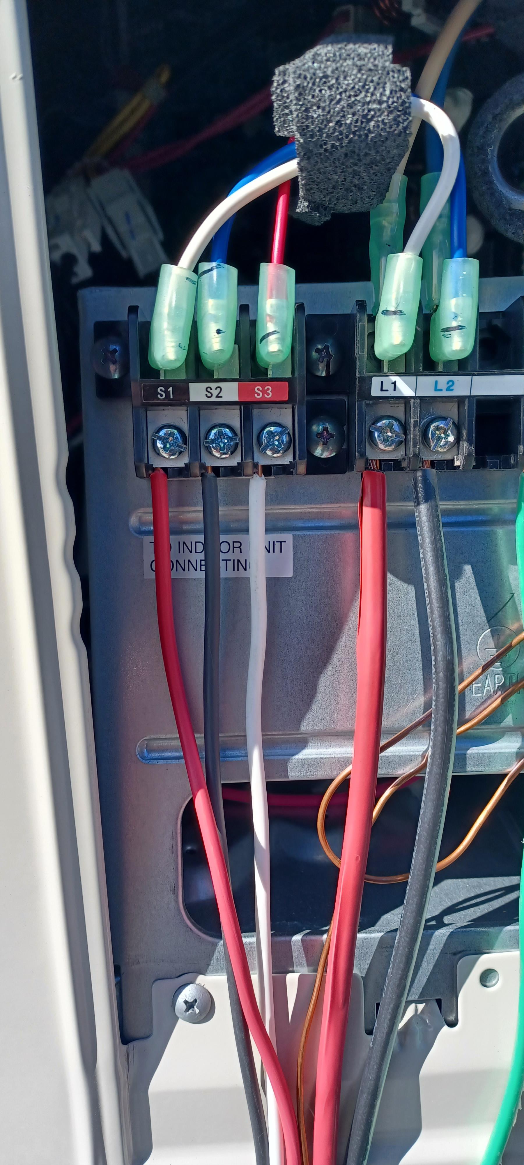 When electricians wire a ductless! : r/HVAC