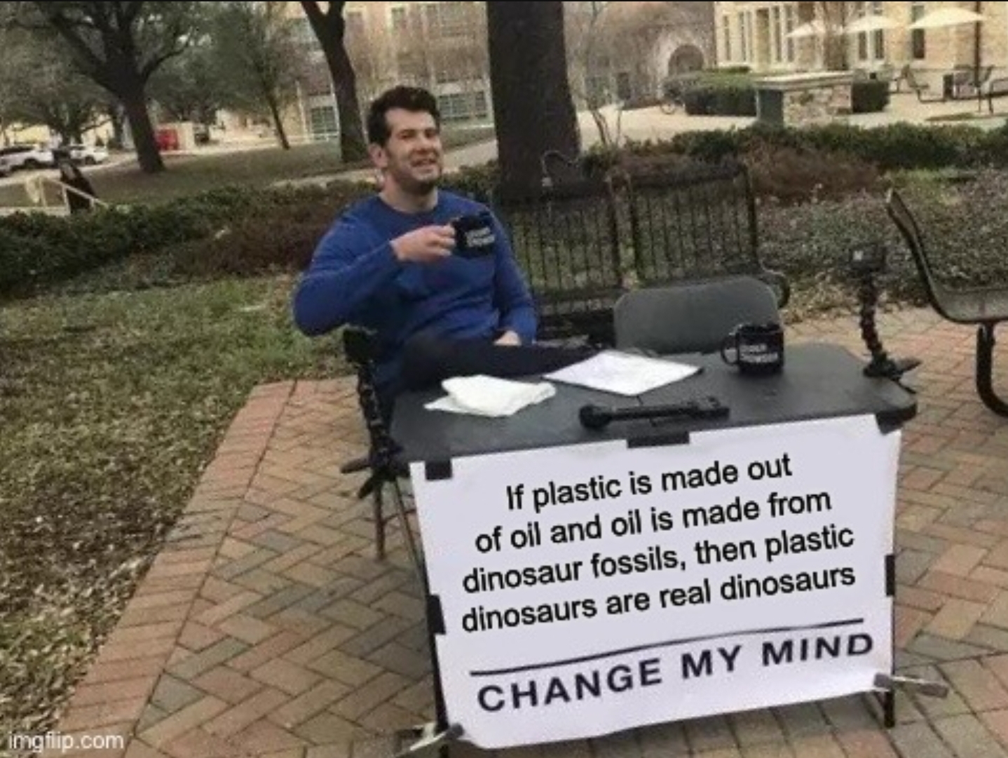 Plastic dinosaurs = real dinosaurs r/technicallythetruth