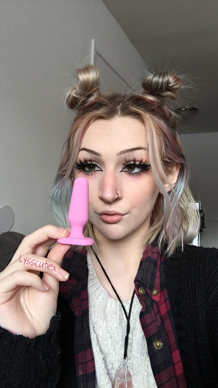 Wanna see me use a butt plug for the very first time??? You can find