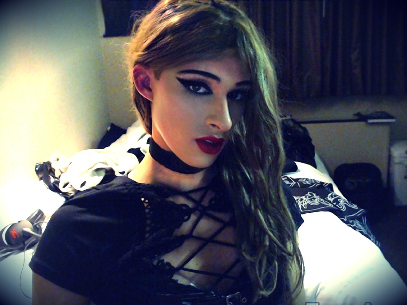 Started watching sissy hypno again. God I love being a