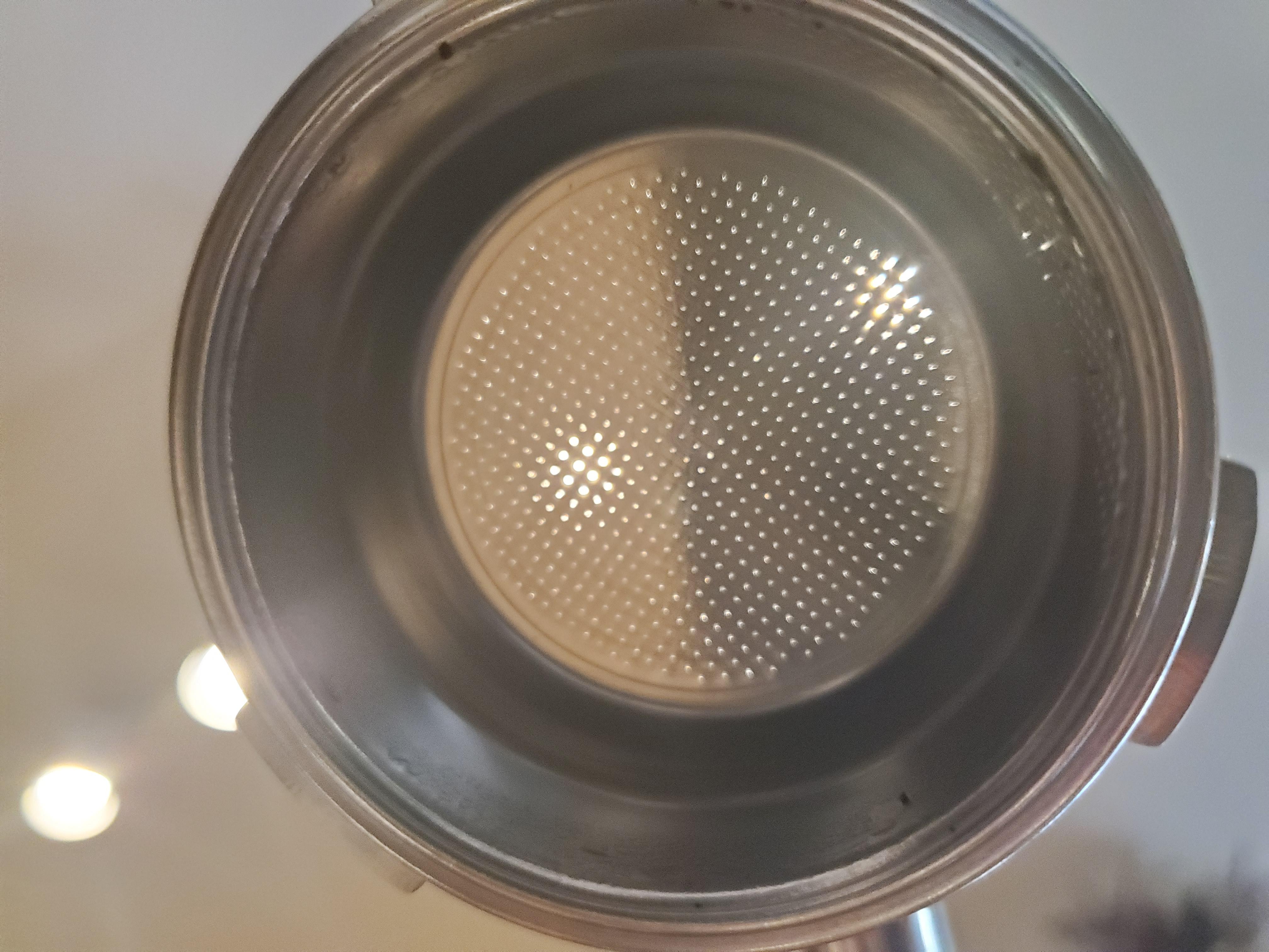 The 2 cup basket for the Barista Espresso Machine with Grinder has all the