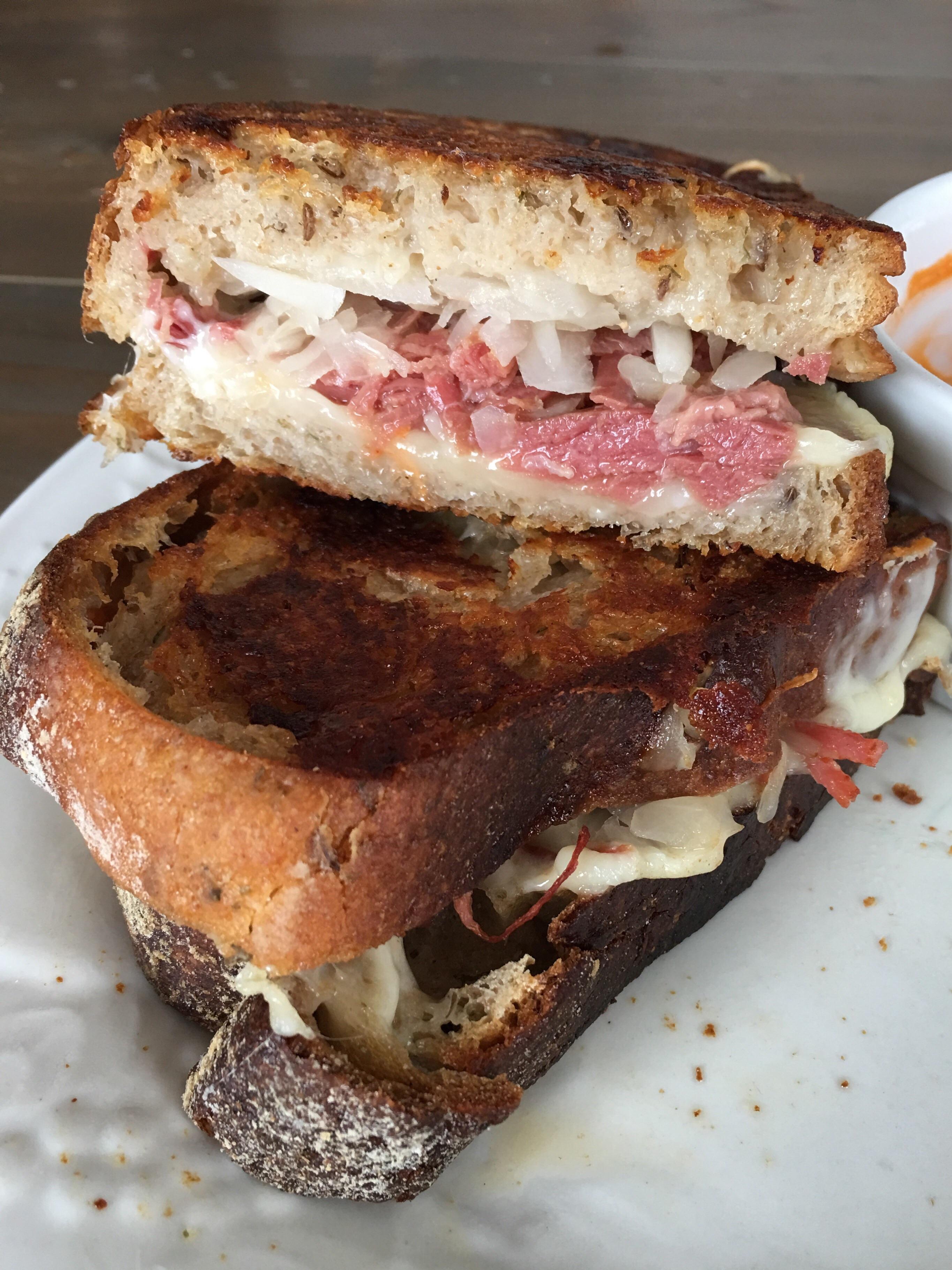 [Homemade] Reuben sandwich on homemade sourdough carroway rye bread