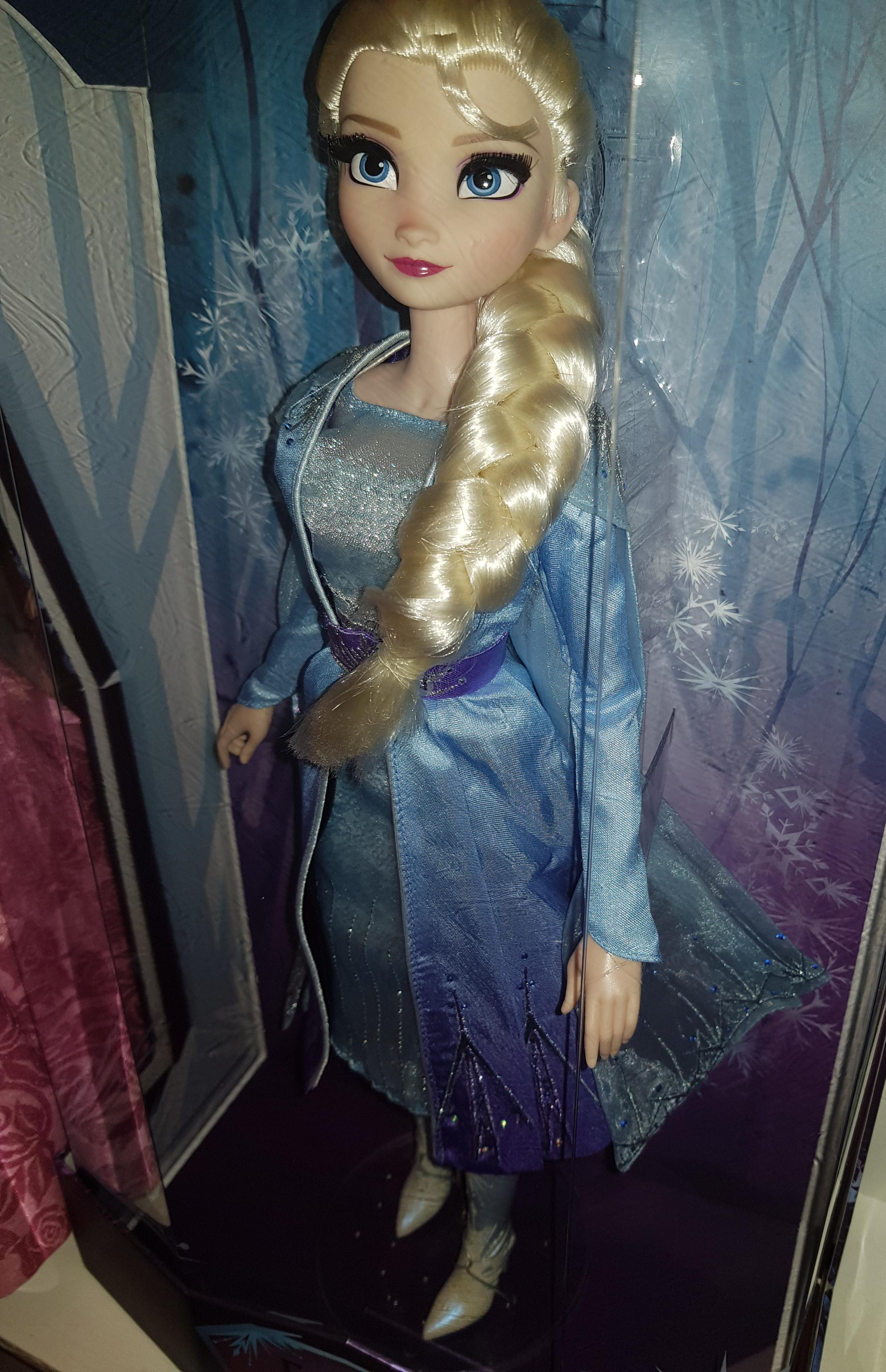 I got my elsa Limited Edition doll today Frozen
