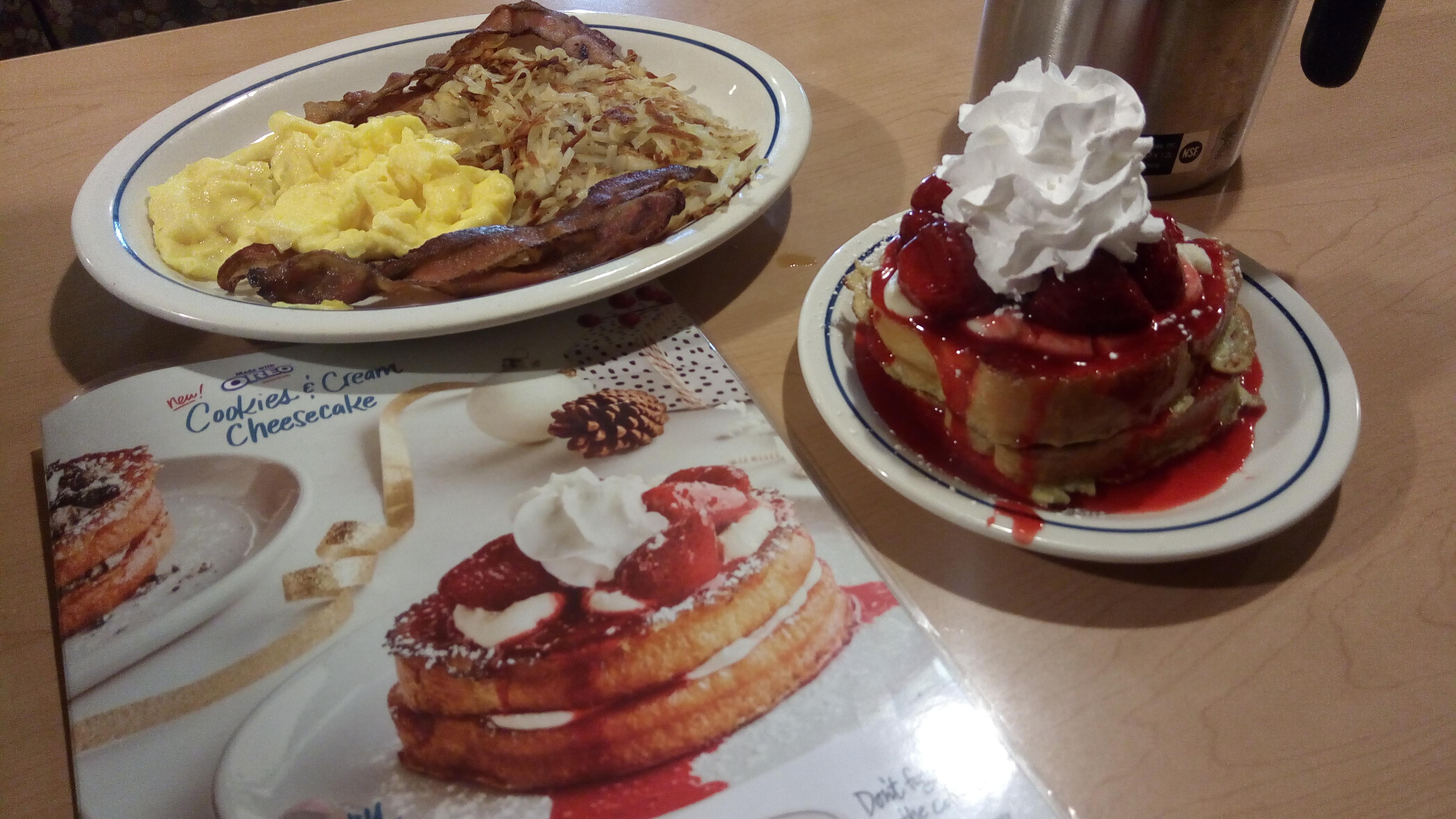 Strawberry Cheesecake French toast at Ihop r/ExpectationVsReality
