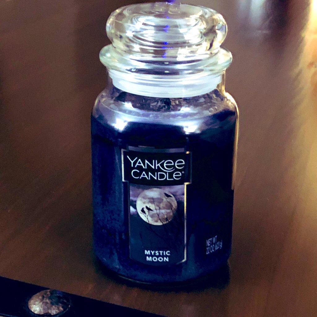 It’s Yankee Candle Halloween 🦇 release day!! Mystic Moon was my buy