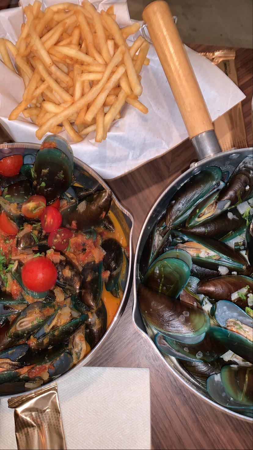 [I ate] Mussels and fries! r/food