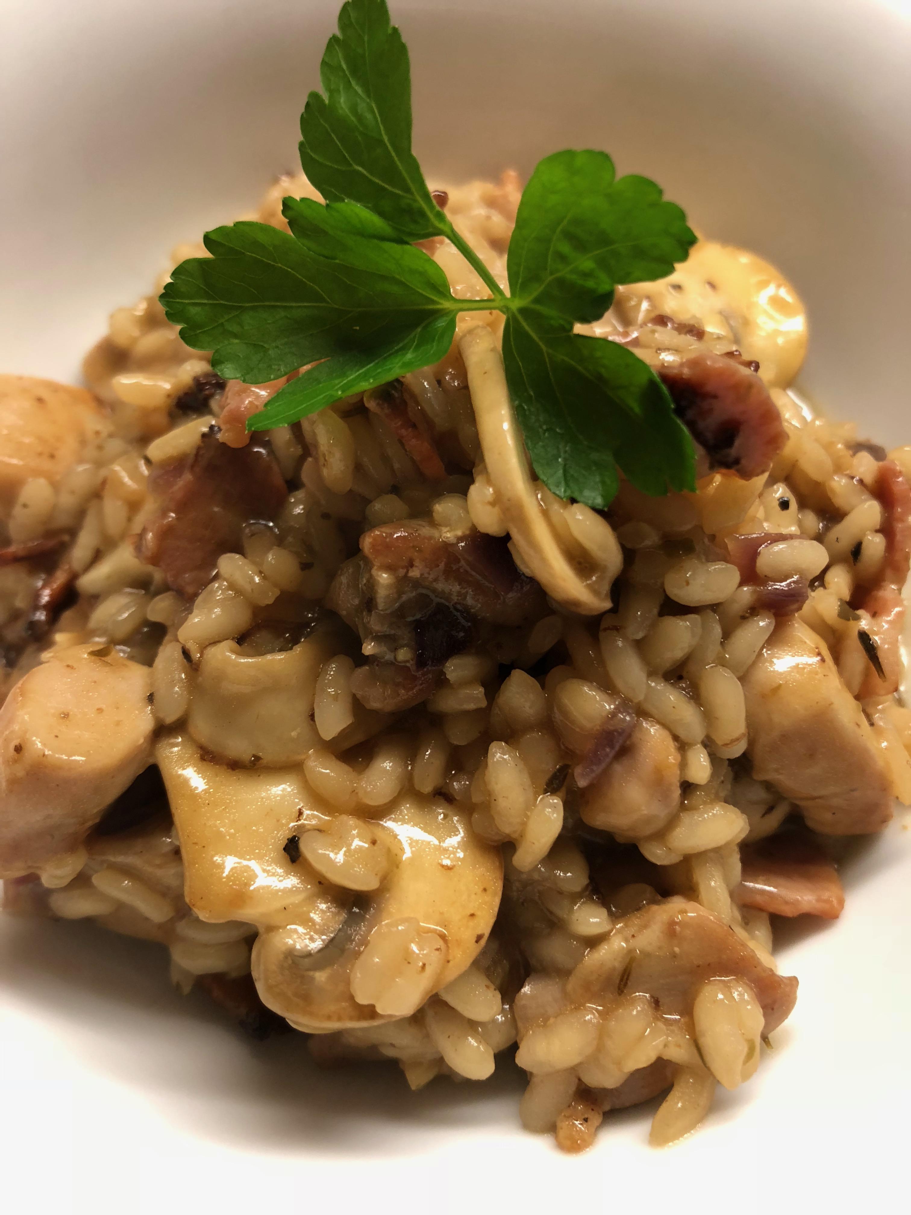 I made chicken, mushroom and bacon risotto [3024x4032] OC r/FoodPorn