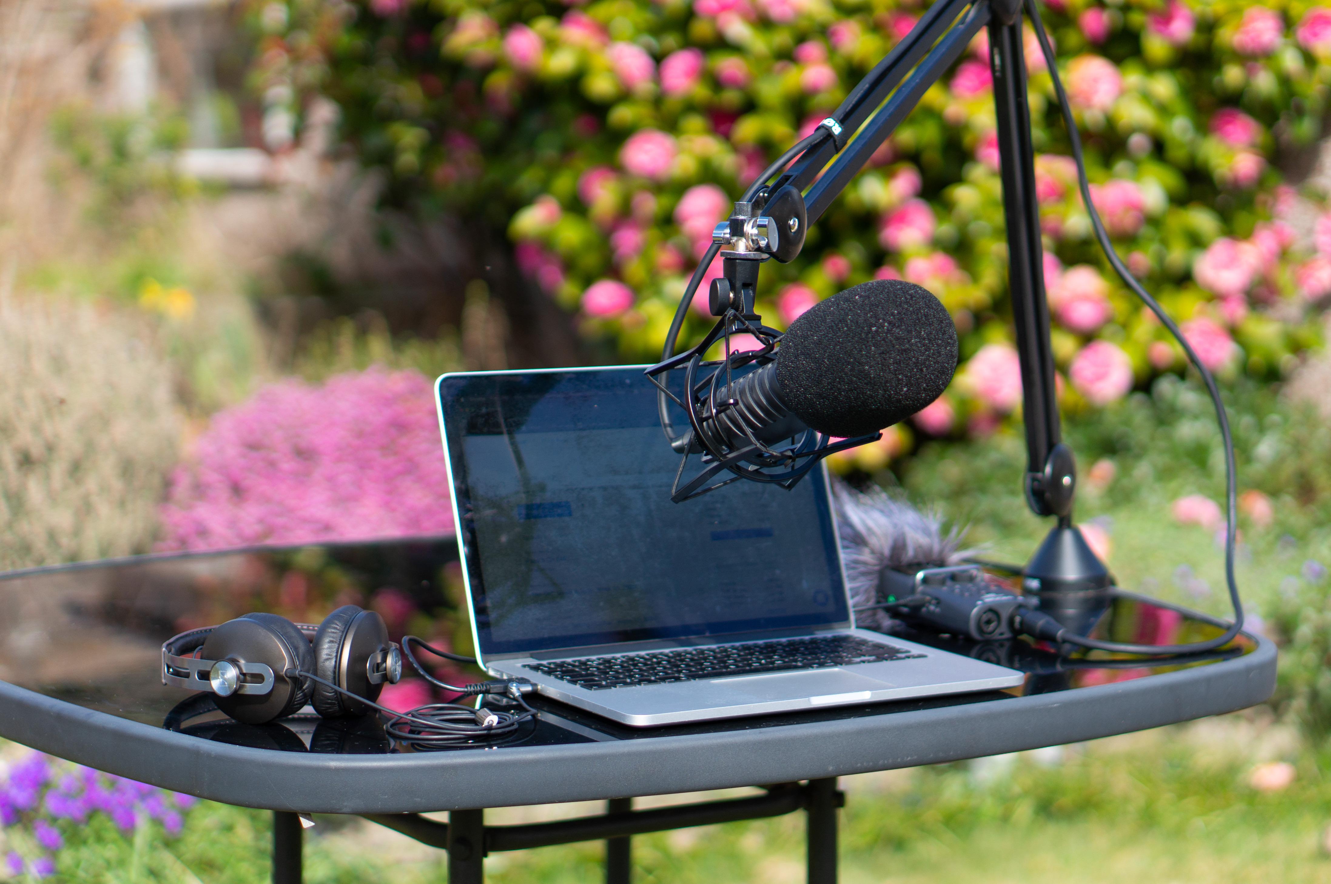Podcasting from the garden r/podcastgear