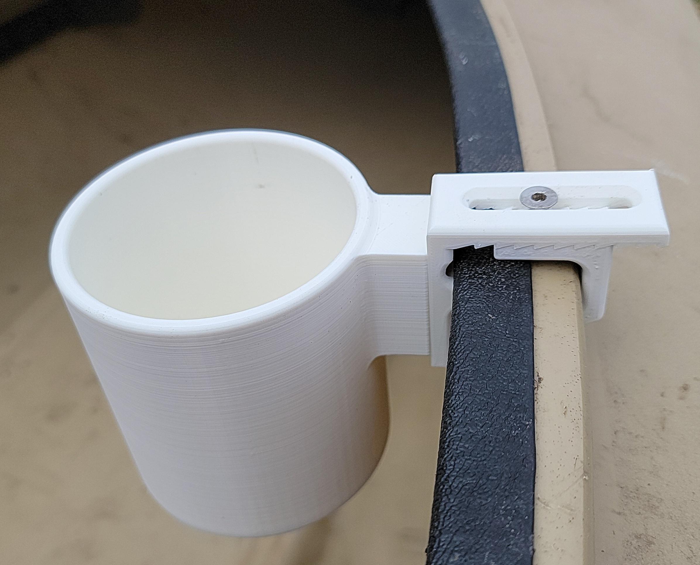 I designed a printed a cup holder for my kayak r/functionalprint
