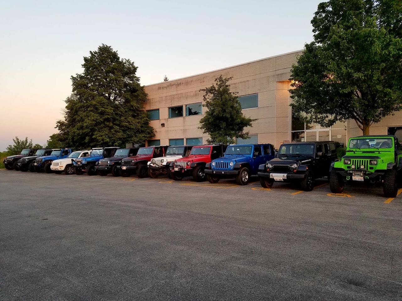 Truck & Jeep Cruise Nights In Tinley Park r/ChicagoSuburbs